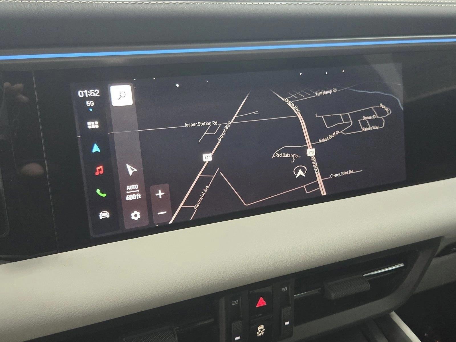 2025 Porsche Macan S - Photo 25