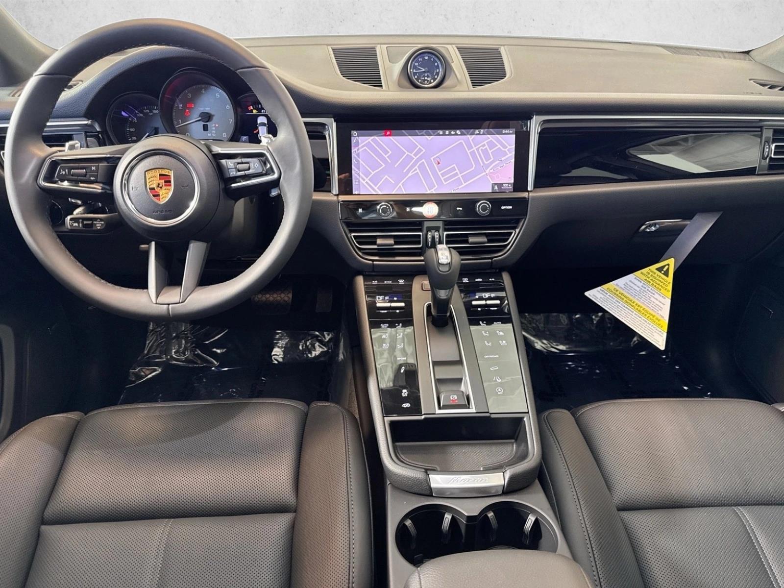 Thumbnail: 2026 Porsche Macan - 3