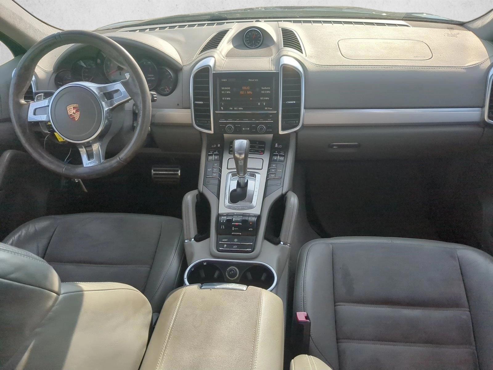 Thumbnail: 2013 Porsche Cayenne - 3