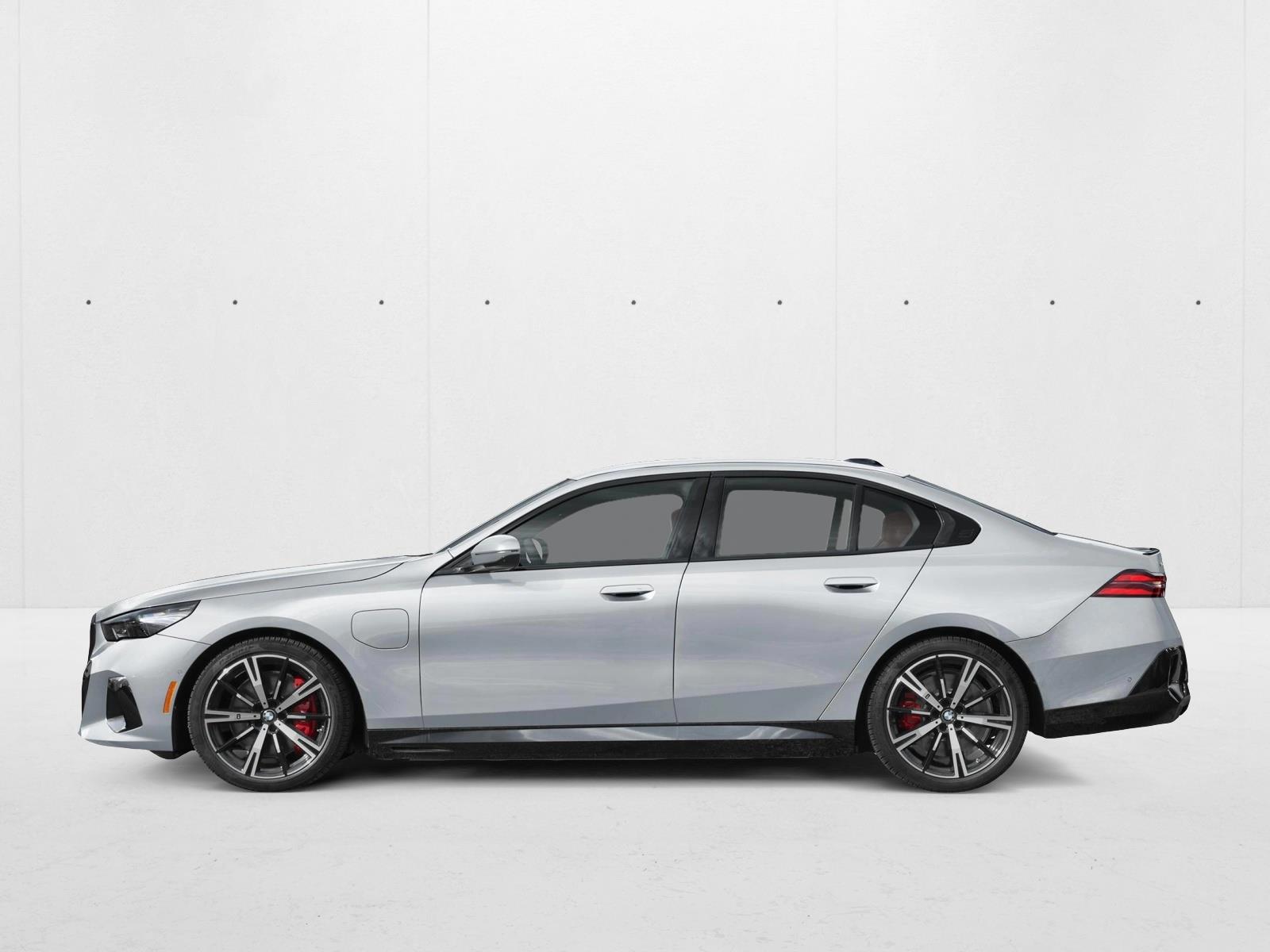Thumbnail: 2027 BMW 5 Series - 2
