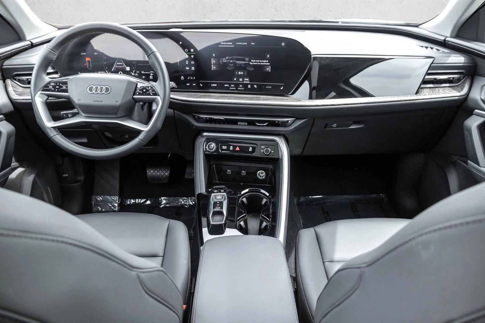 Thumbnail: 2025 Audi Q5 - 4