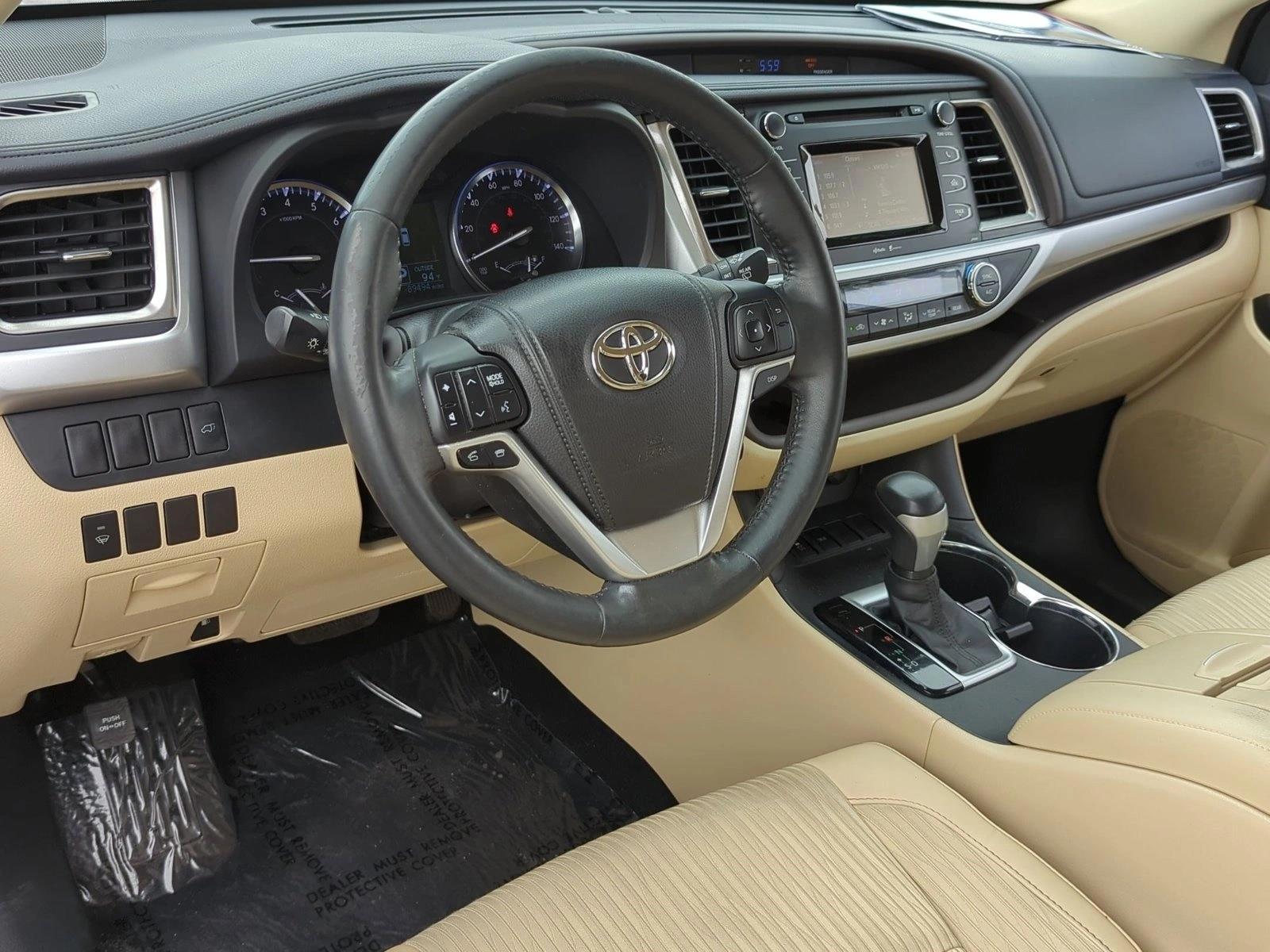 Thumbnail: 2014 Toyota Highlander - 3