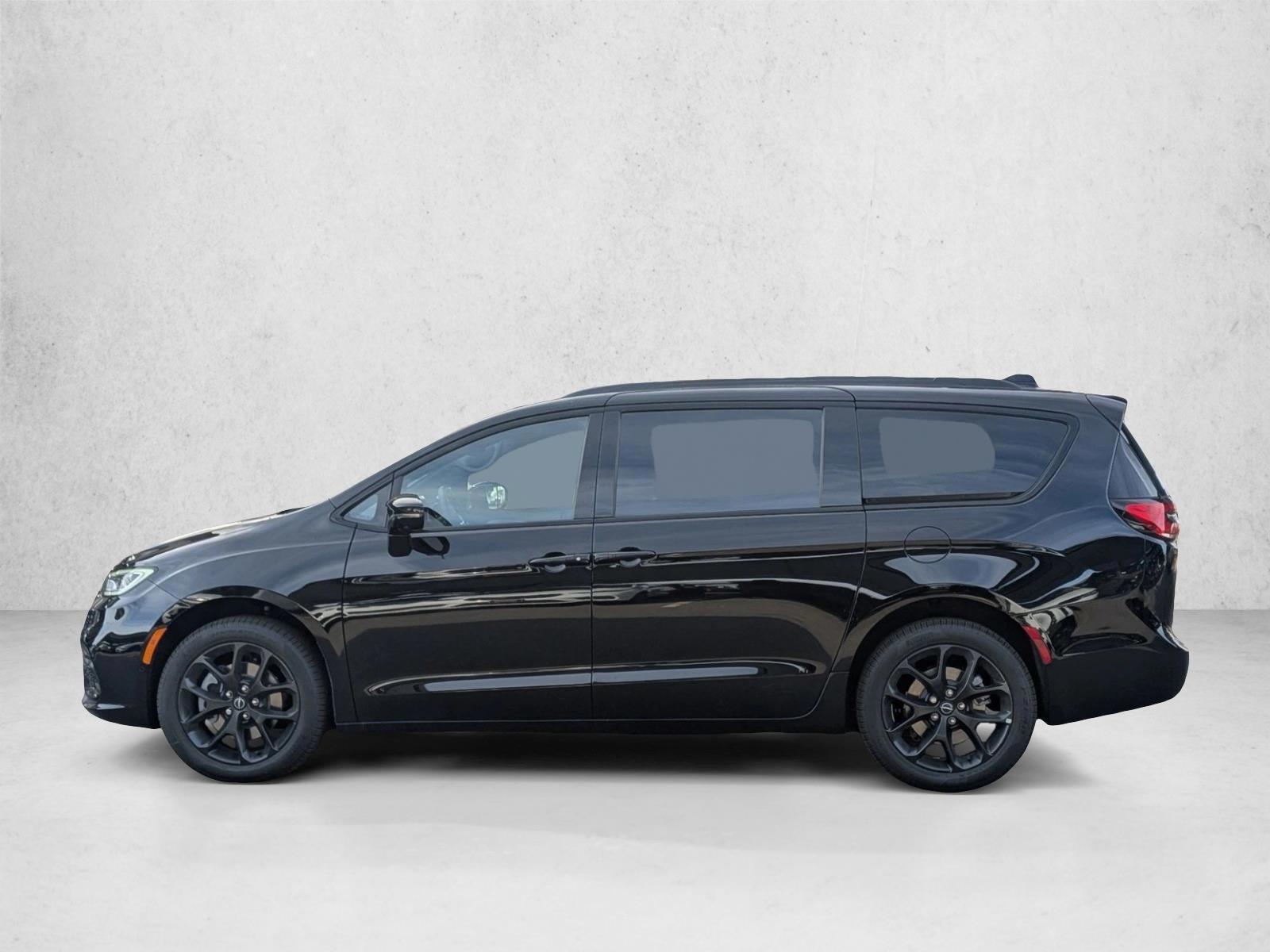 Thumbnail: 2026 Chrysler Pacifica - 2