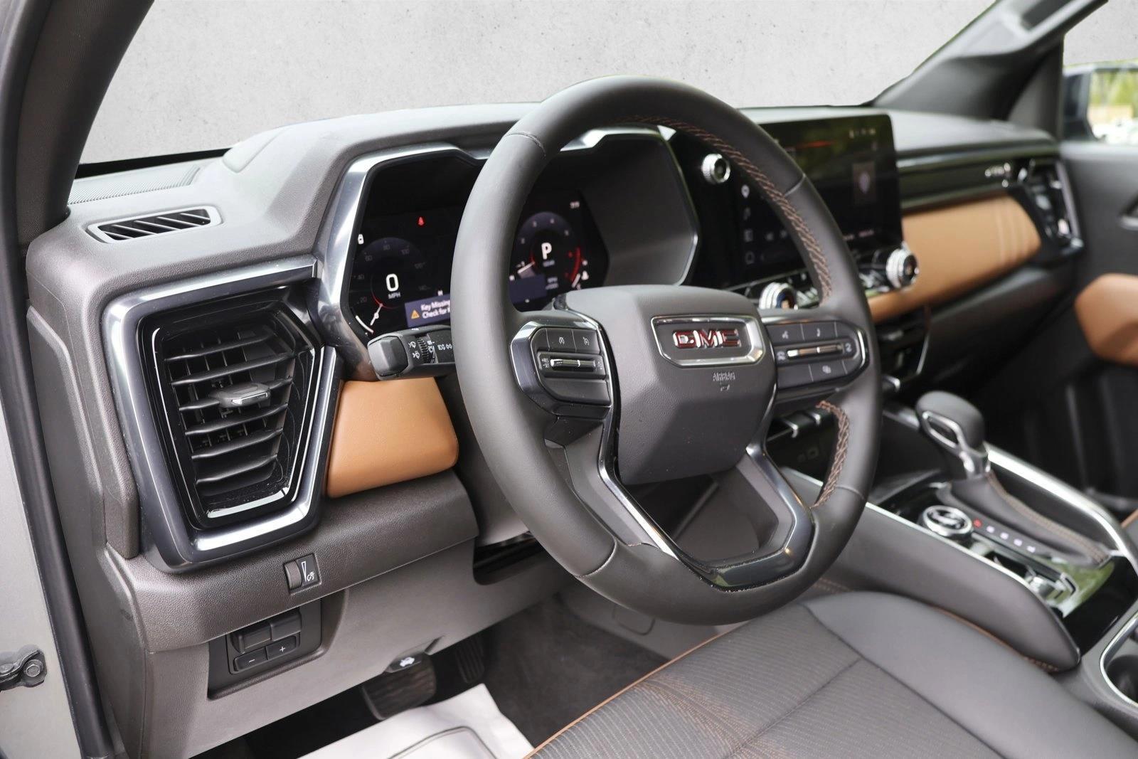 Thumbnail: 2025 GMC Canyon - 3