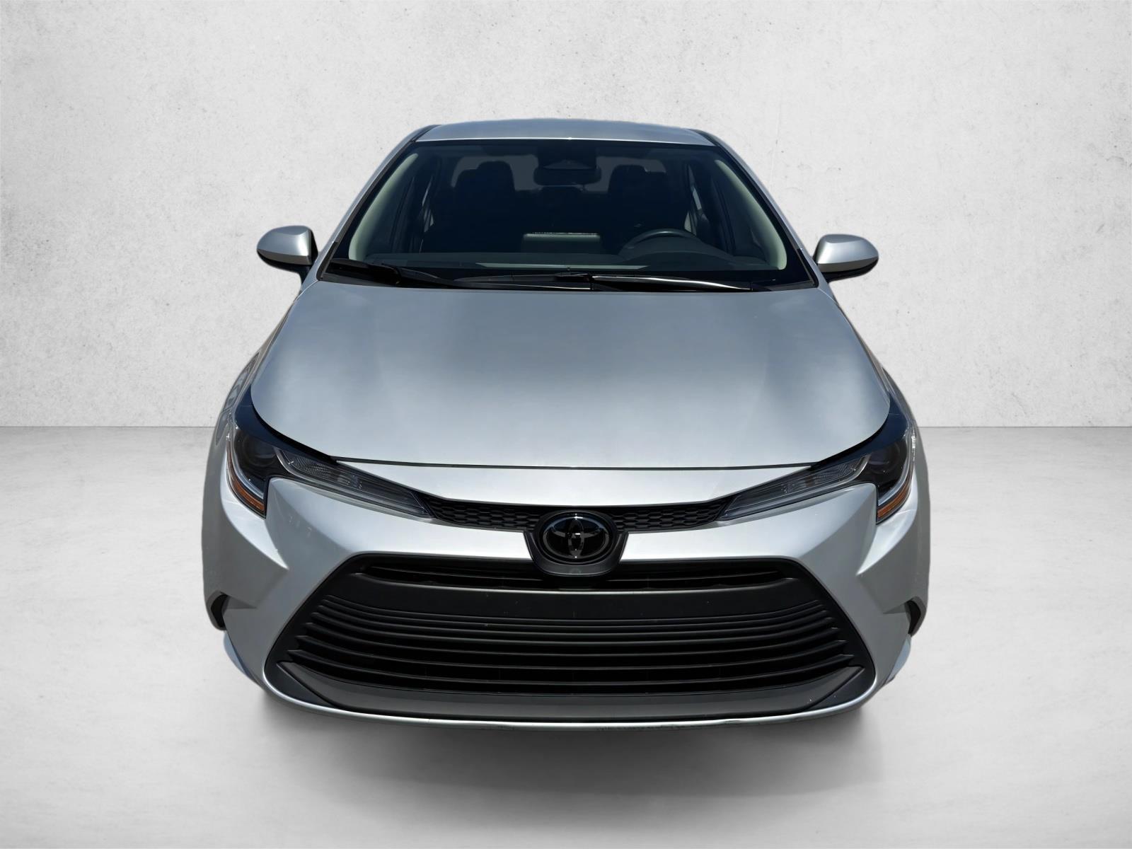 2025 Toyota Corolla LE - Photo 2
