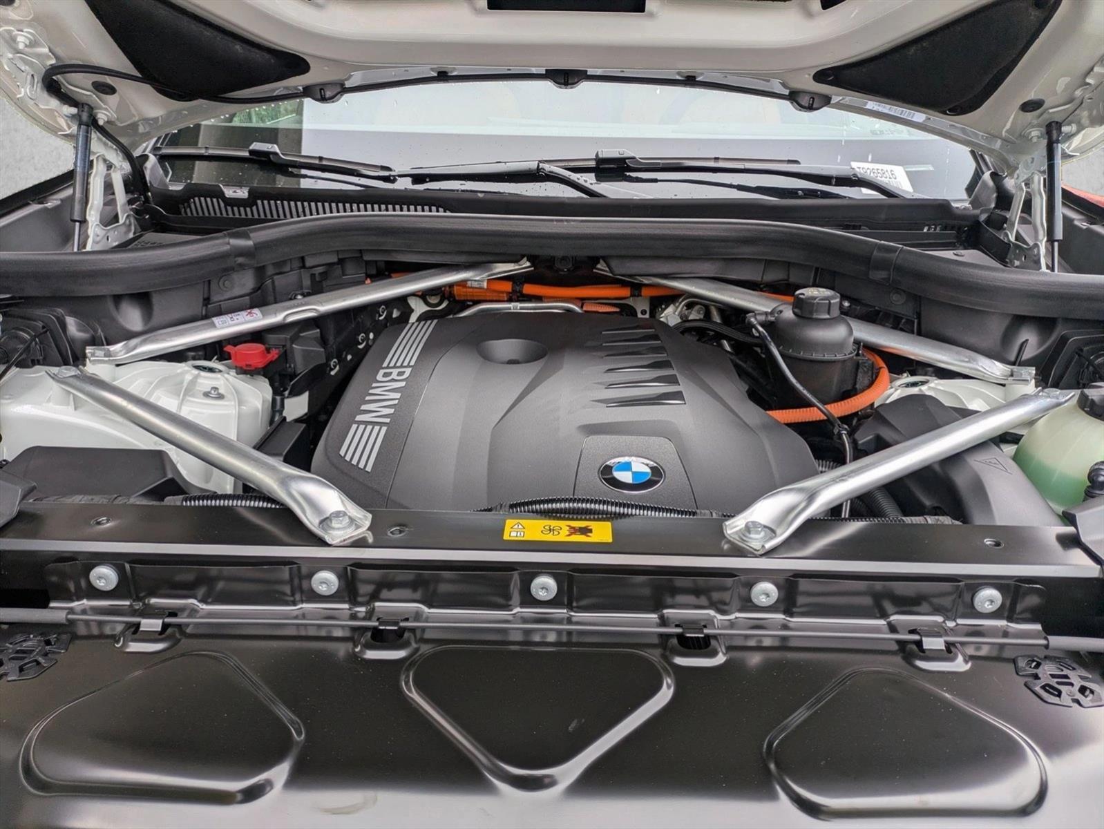 2026 BMW X5 50e - Photo 18