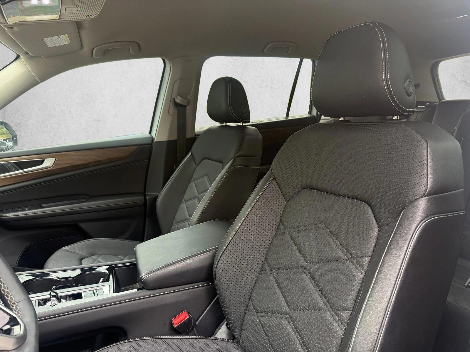 2024 Volkswagen Atlas SE w/Tech - Photo 17