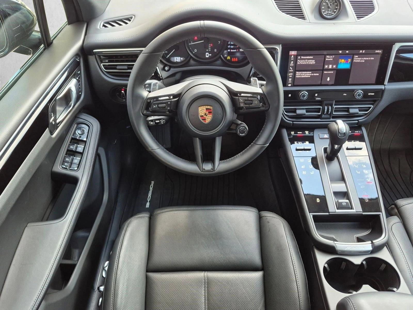 Thumbnail: 2026 Porsche Macan - 4