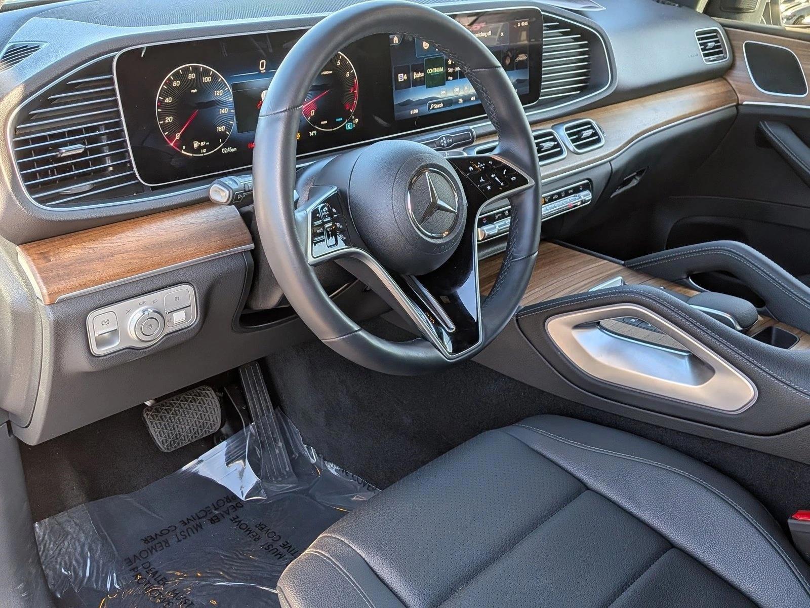 Thumbnail: 2025 Mercedes-Benz GLE - 3