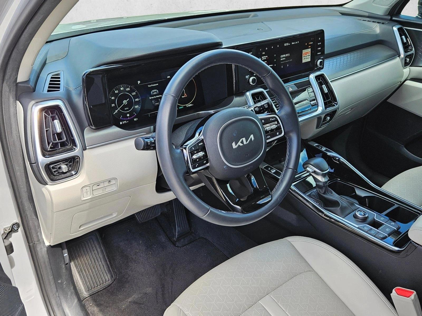 Thumbnail: 2023 Kia Sorento - 3