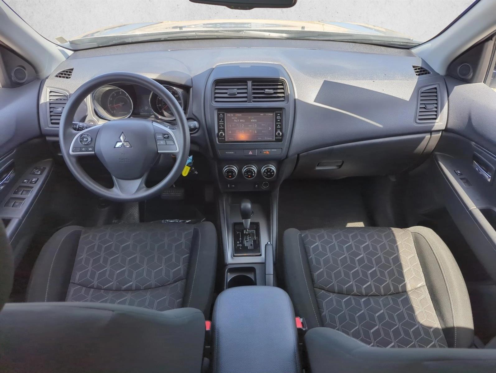 Thumbnail: 2024 Mitsubishi Outlander - 2