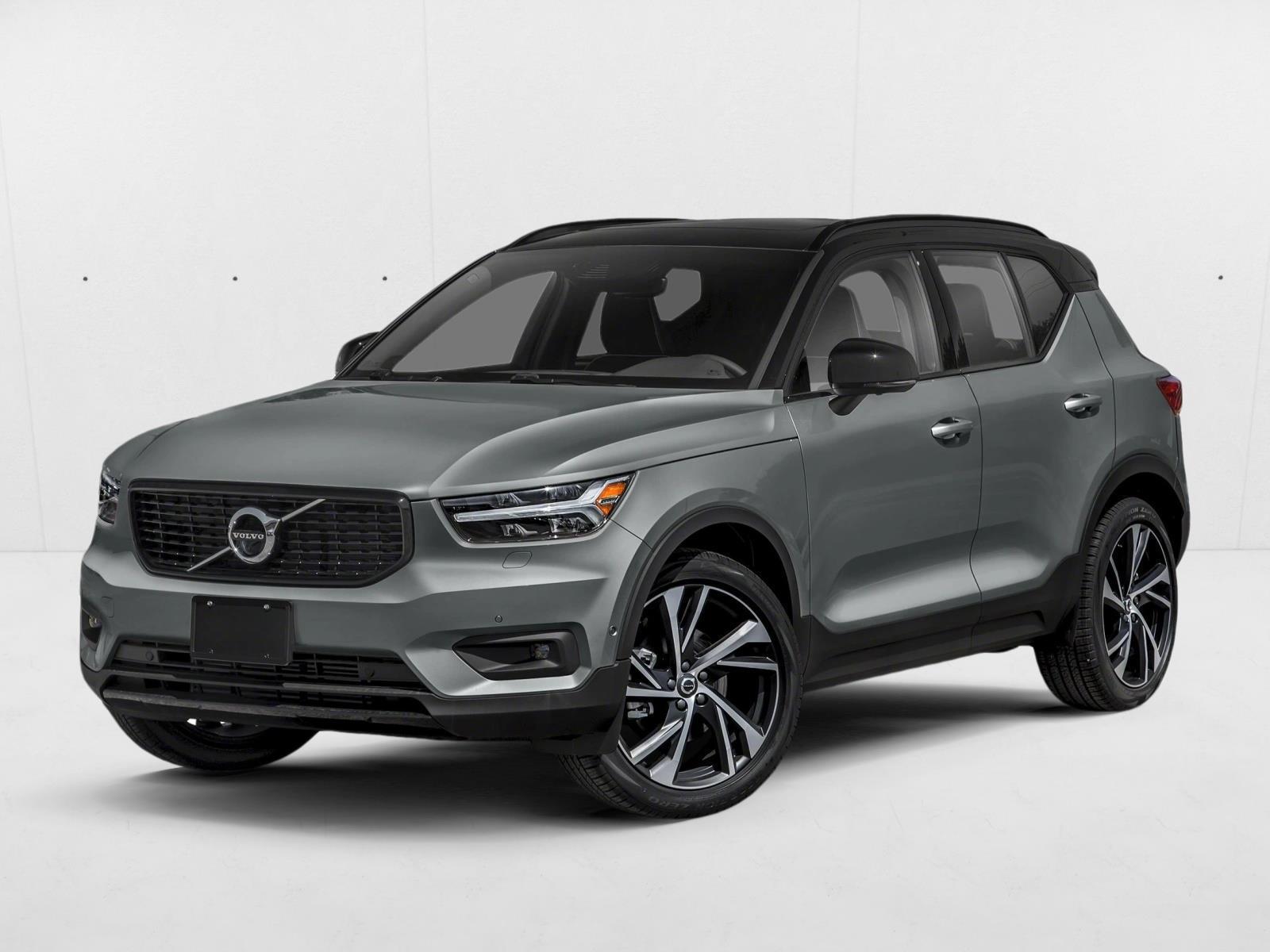 Thumbnail: 2022 Volvo XC40 - 1