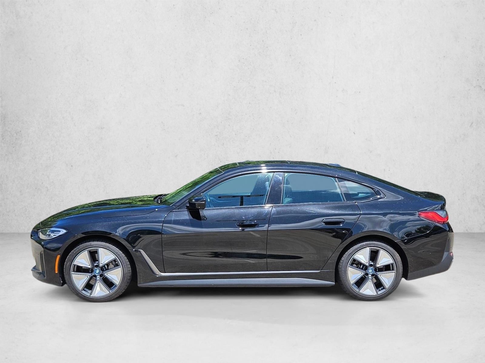 Thumbnail: 2023 BMW i4 - 2