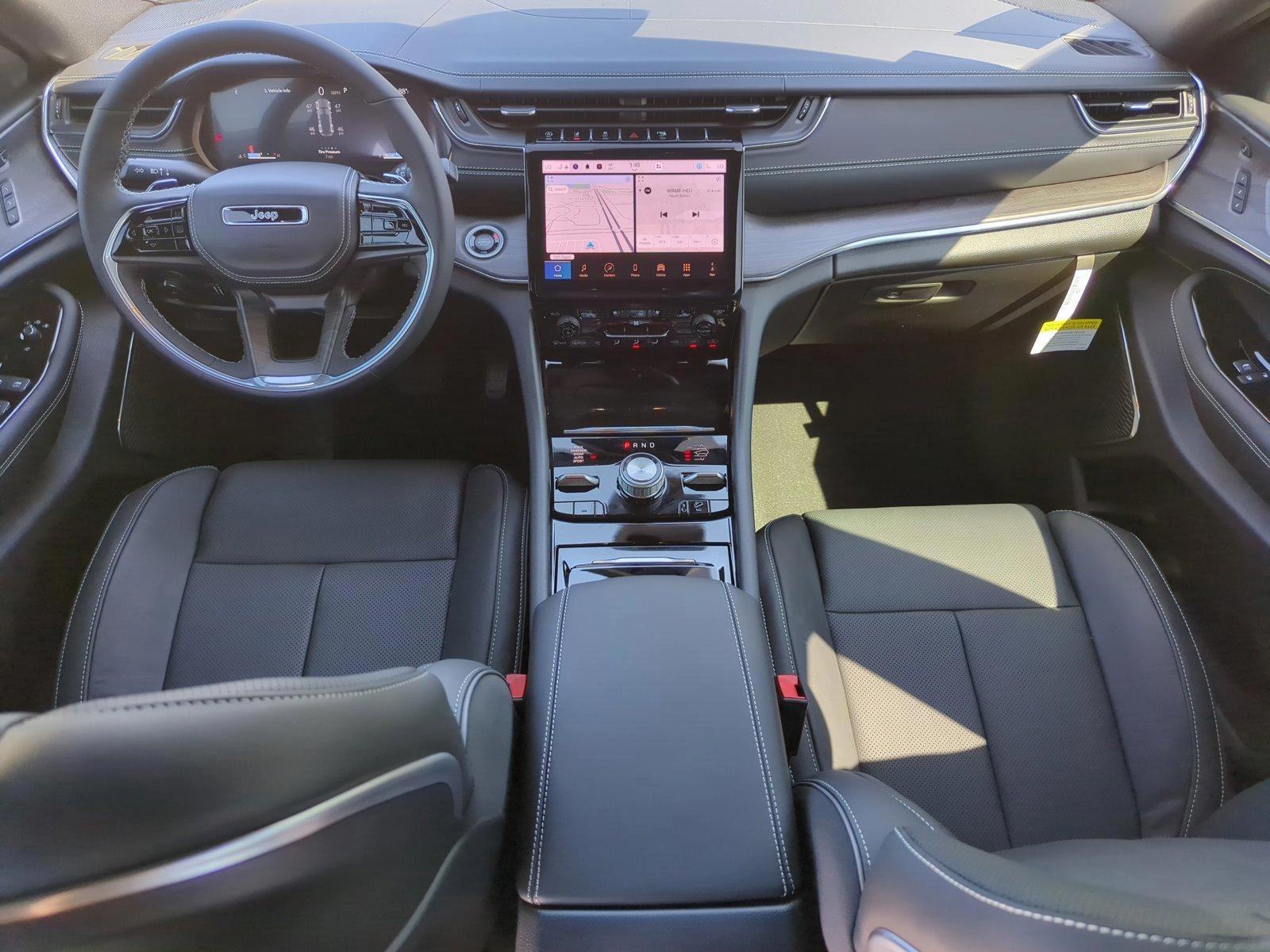 Thumbnail: 2025 Jeep Grand Cherokee - 3