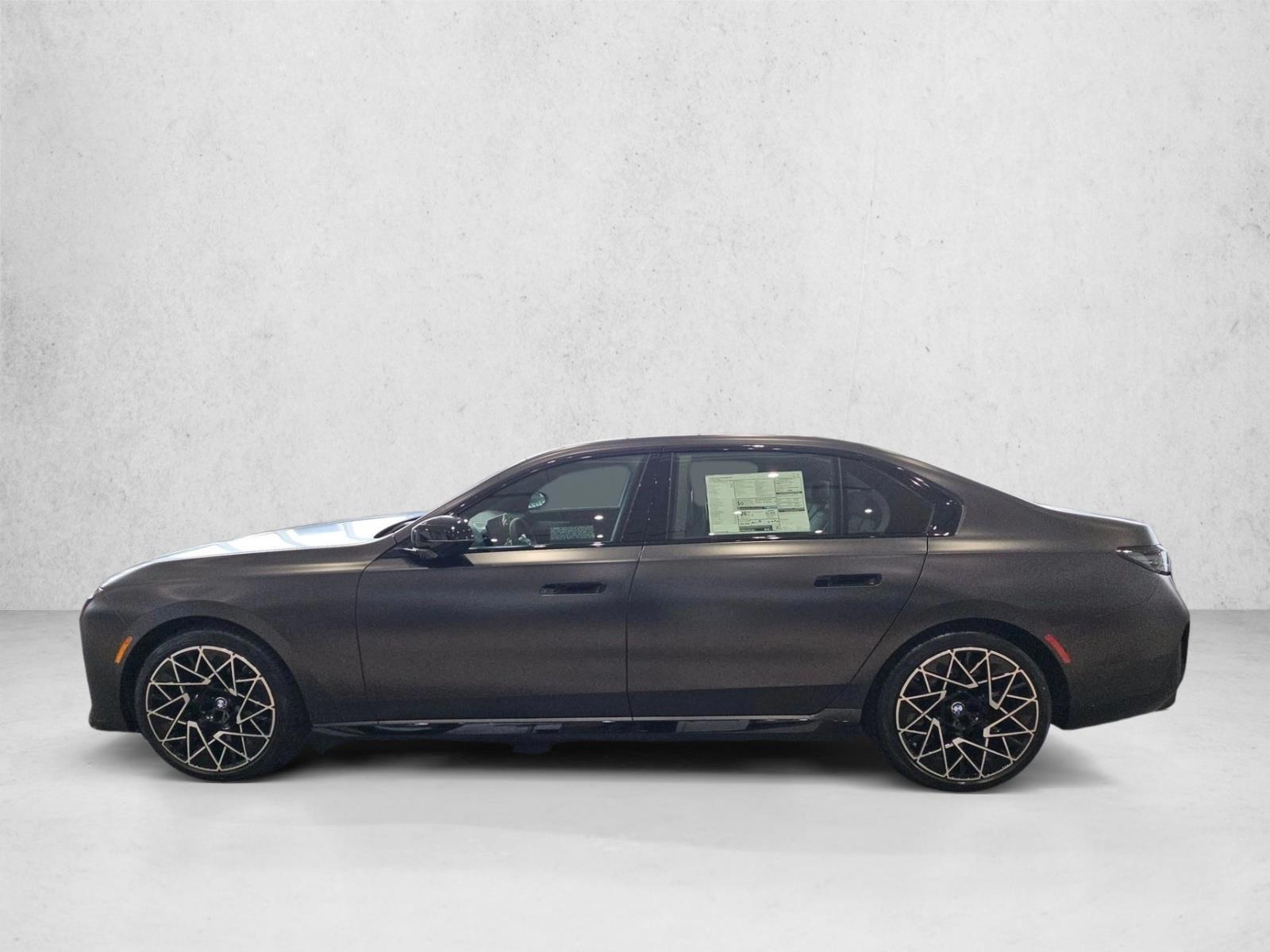 Thumbnail: 2027 BMW 7 Series - 2