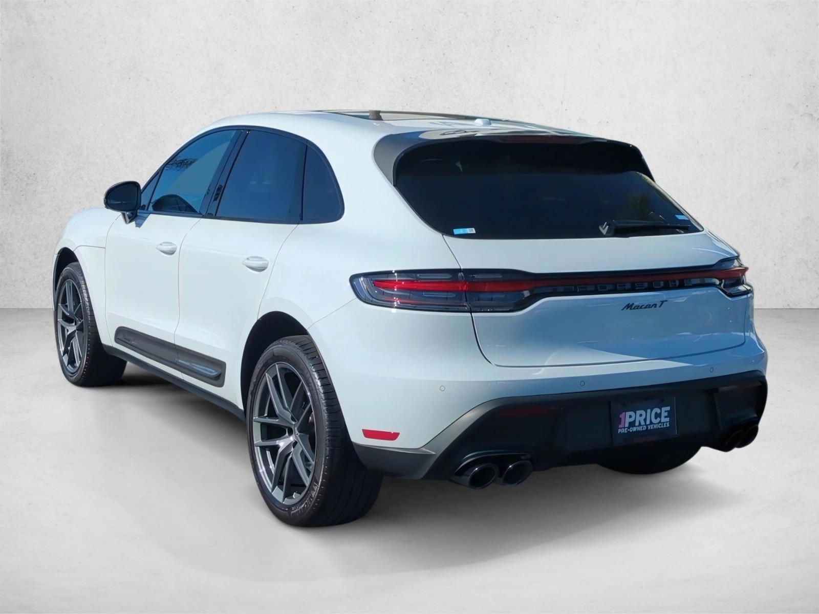 2025 Porsche Macan T - Photo 8