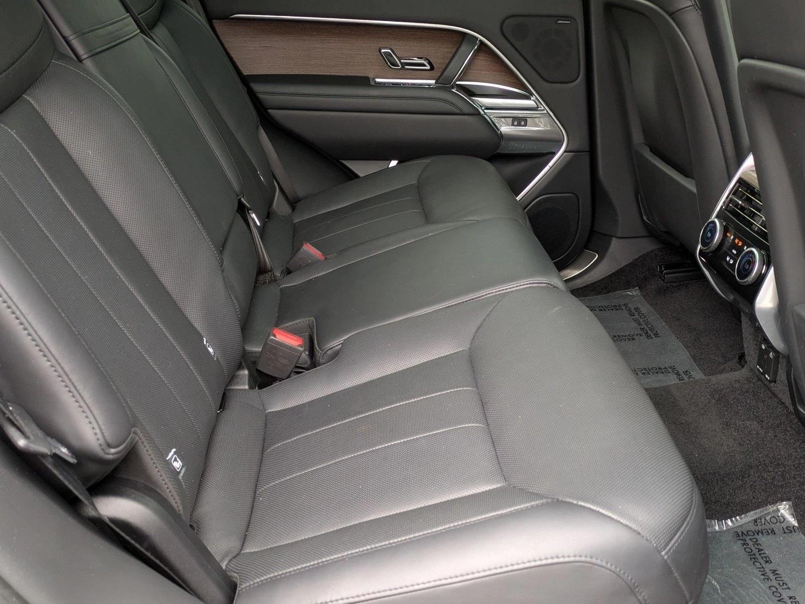 2024 Land Rover Range Rover SE - Photo 21