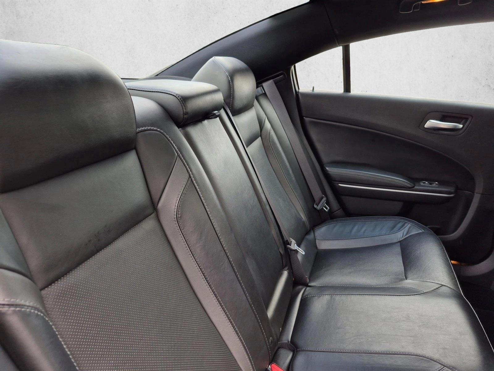 2019 Dodge Charger SXT - Photo 16