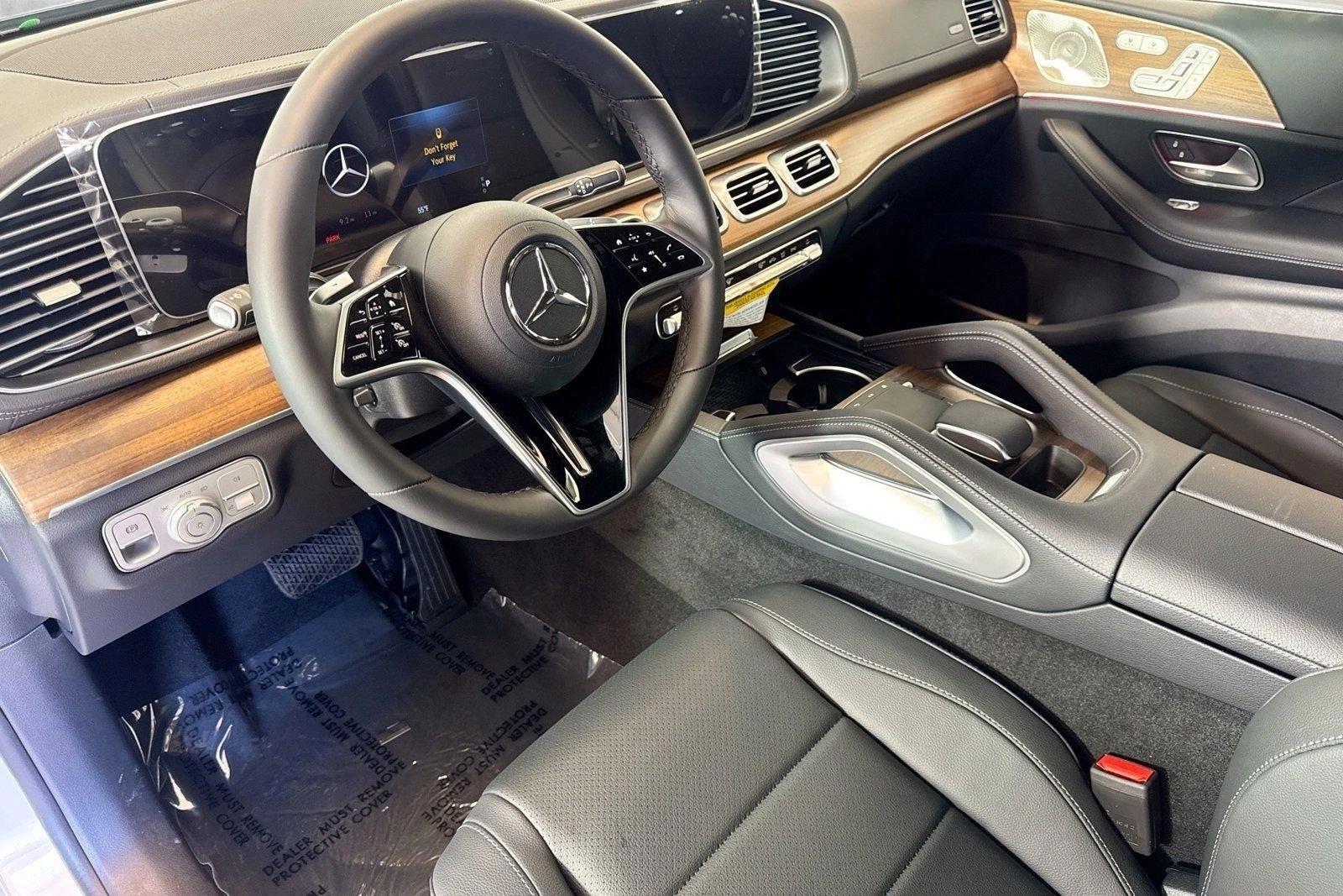 Thumbnail: 2026 Mercedes-Benz GLE - 3