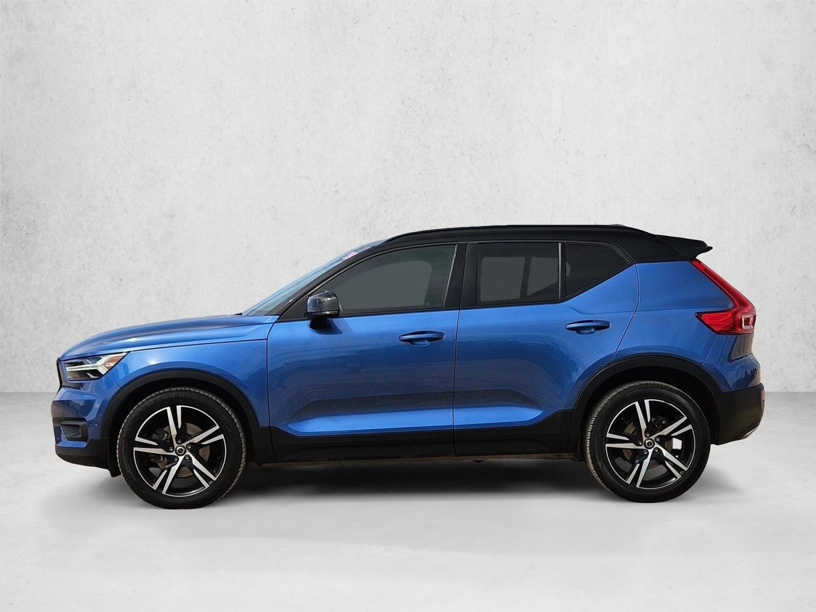 Thumbnail: 2019 Volvo XC40 - 2