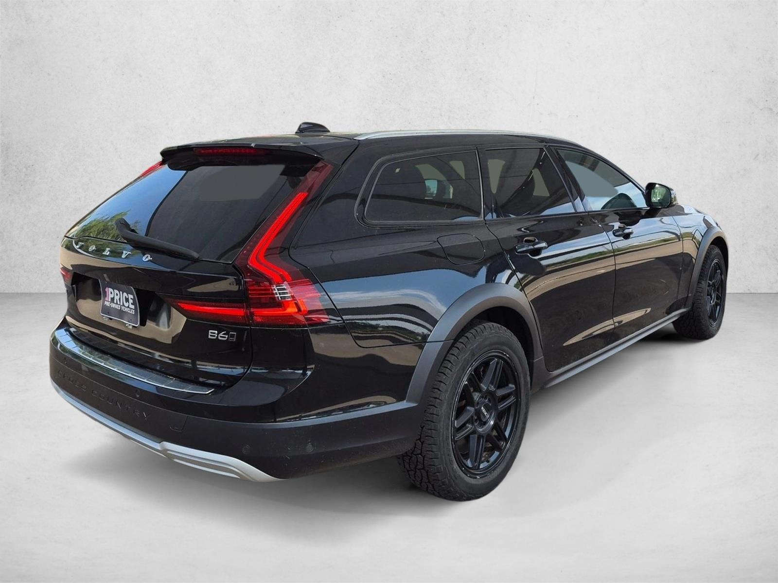2022 Volvo V90