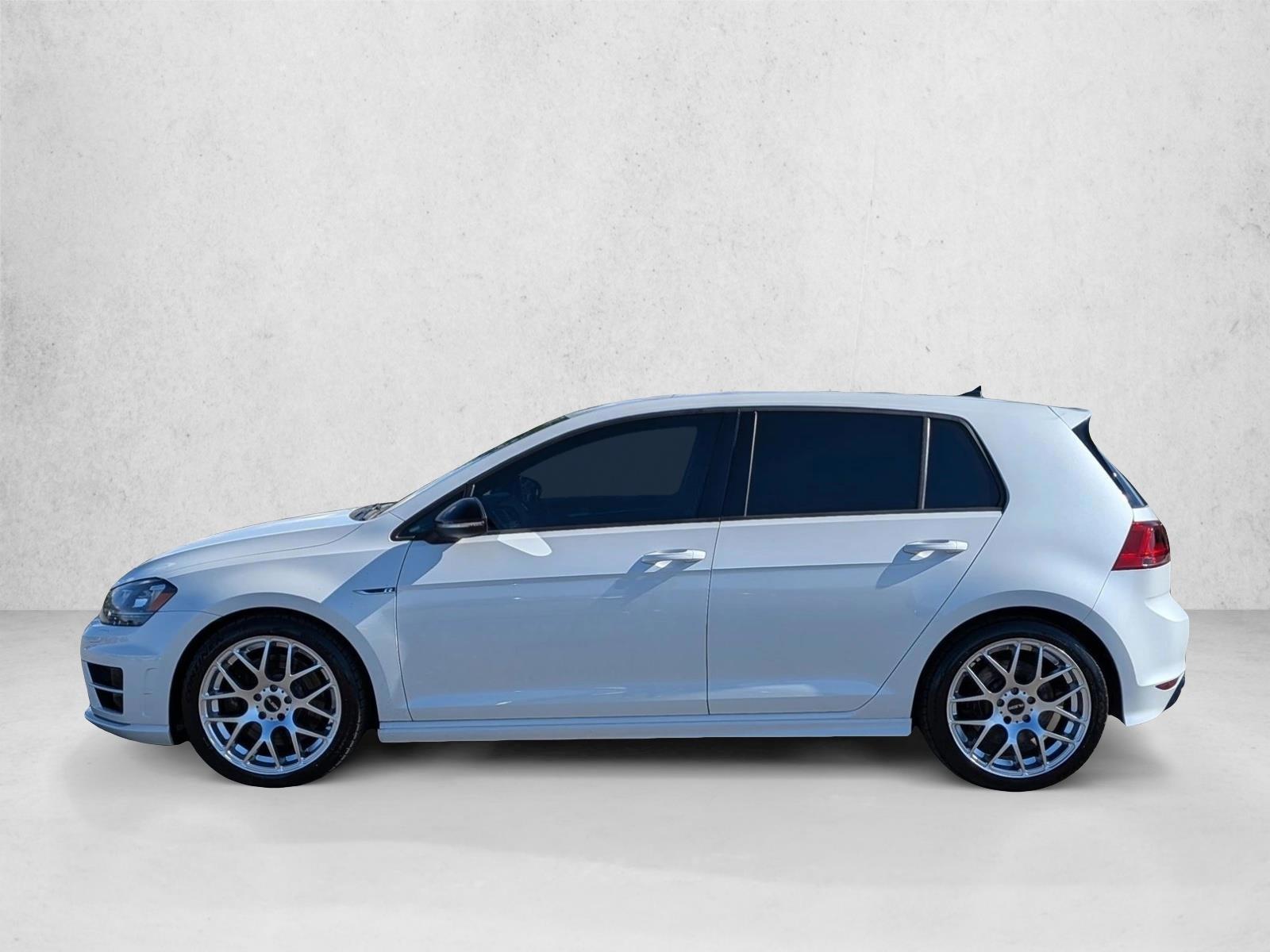 Thumbnail: 2016 Volkswagen Golf - 2