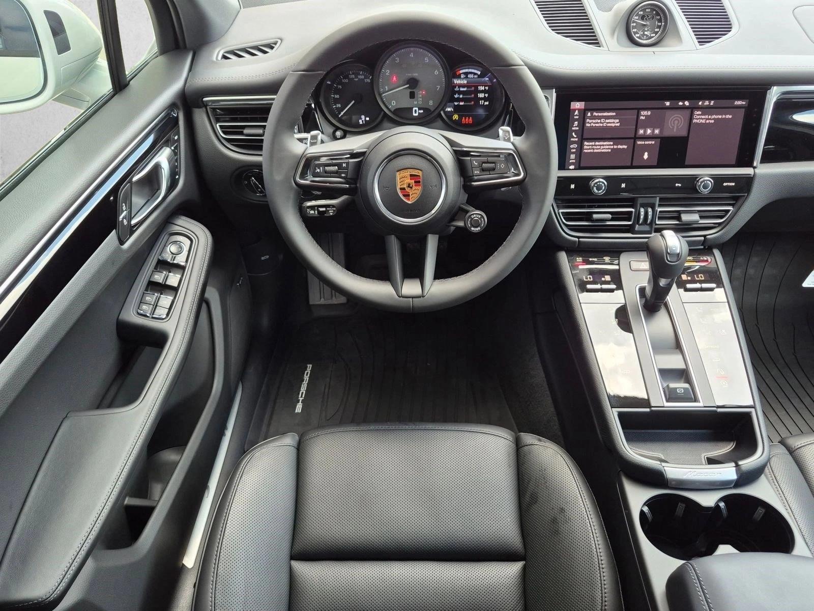 Thumbnail: 2026 Porsche Macan - 4