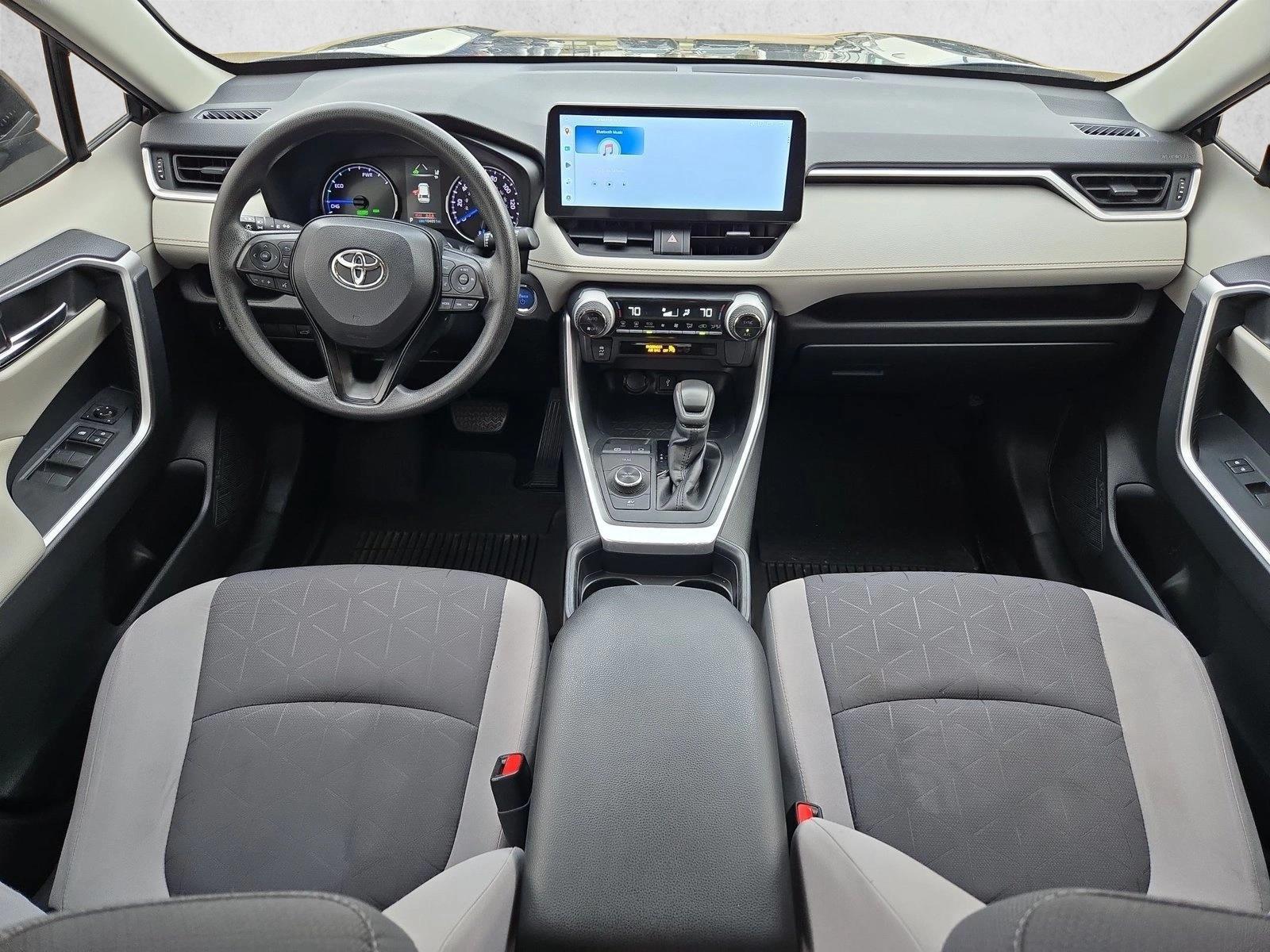 Thumbnail: 2021 Toyota RAV4 - 3