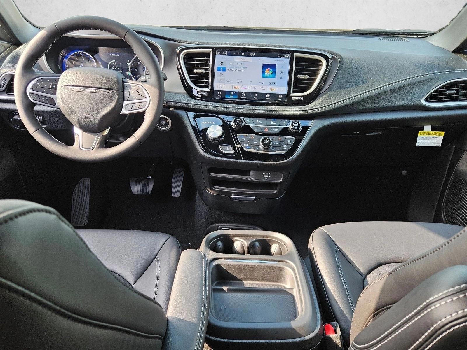 Thumbnail: 2027 Chrysler Pacifica - 3