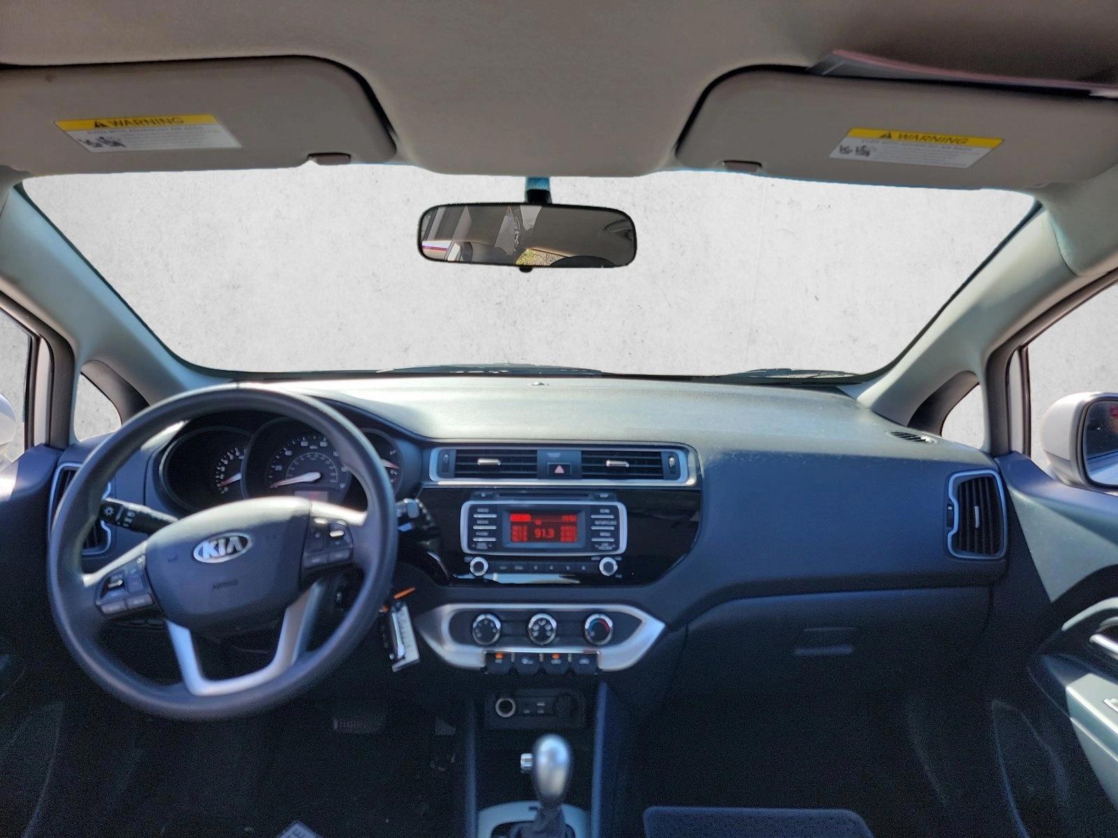 Thumbnail: 2017 Kia Rio - 3