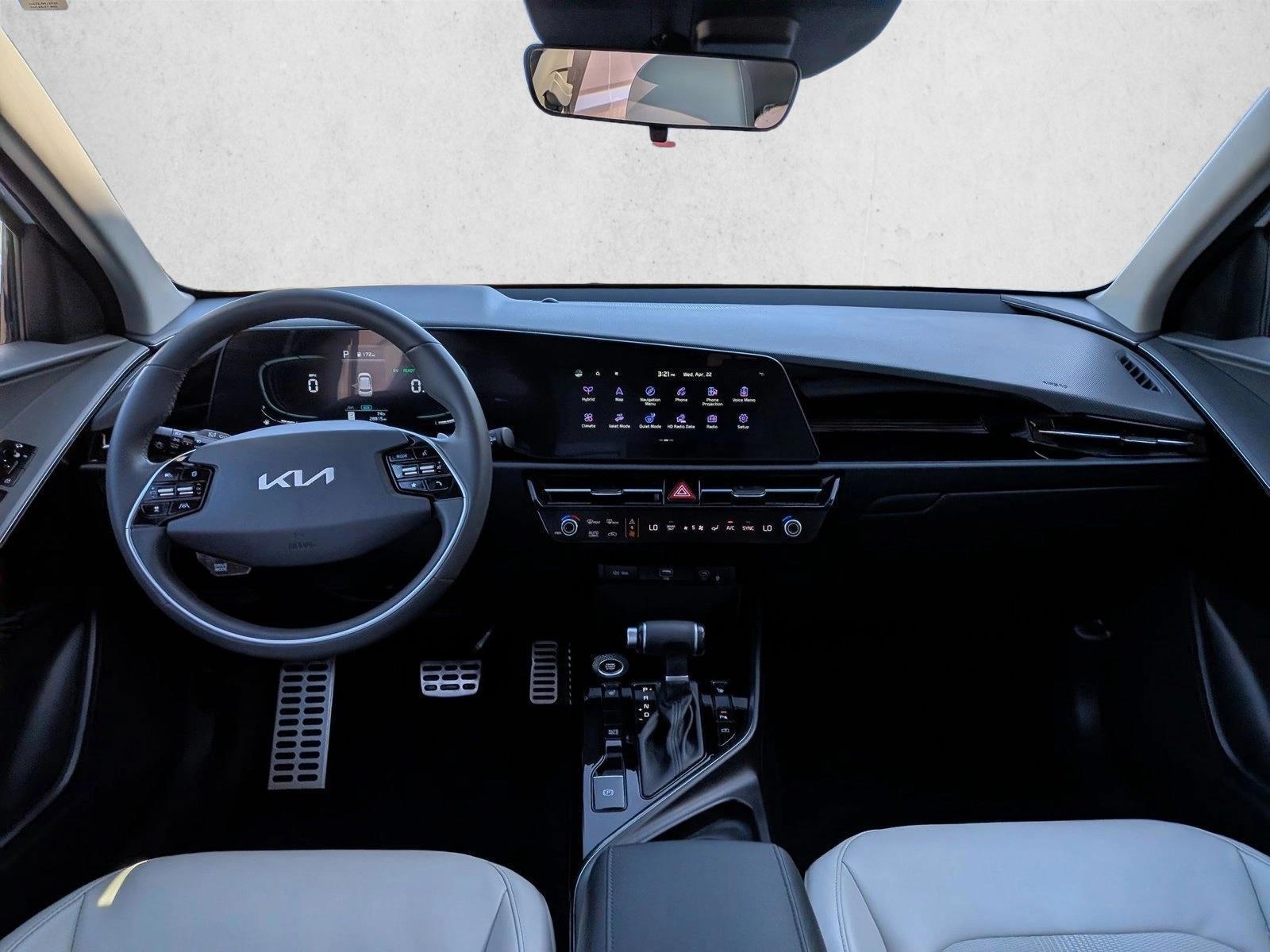 Thumbnail: 2024 Kia Niro - 3