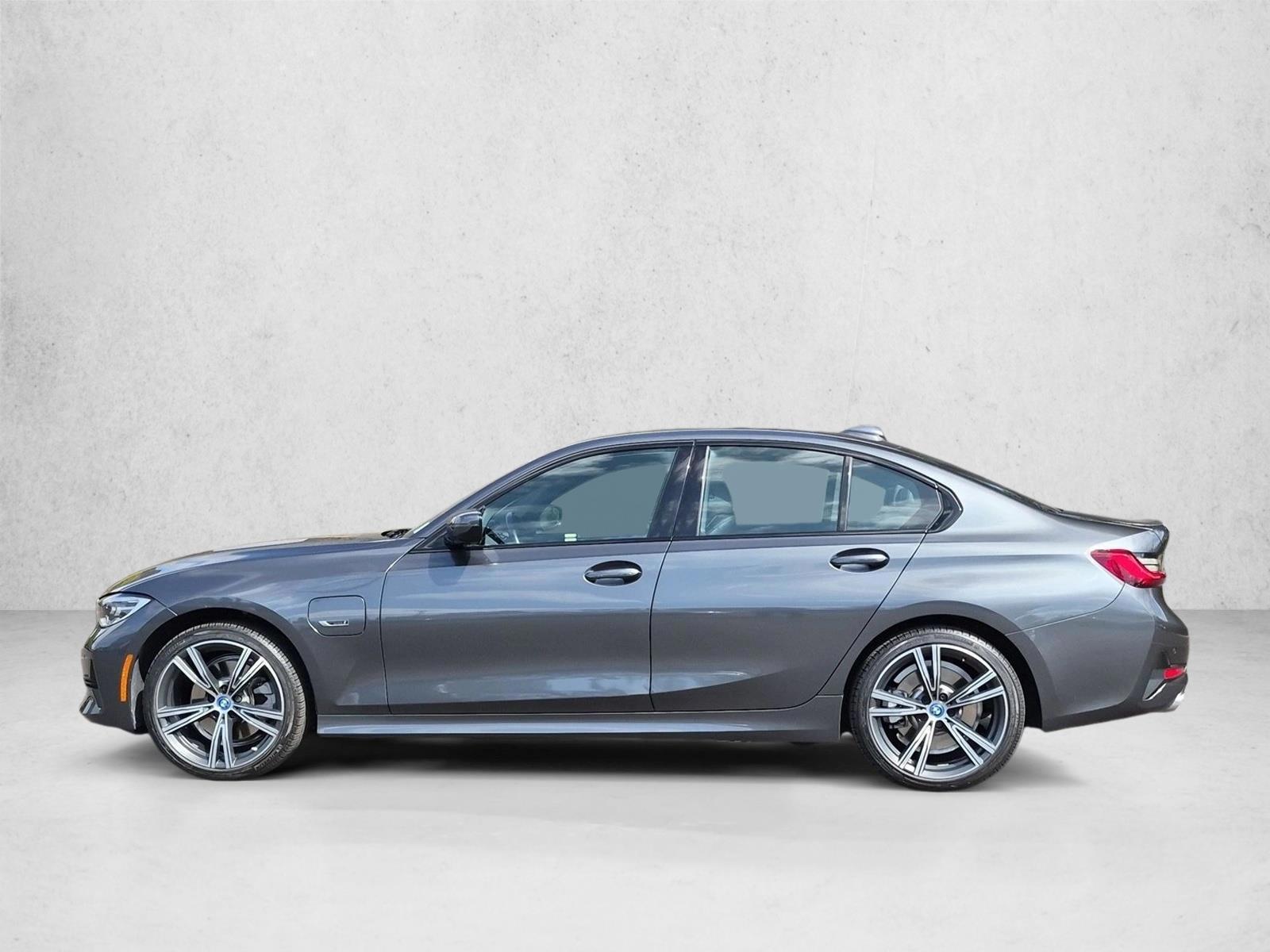 Thumbnail: 2022 BMW 3 Series - 2