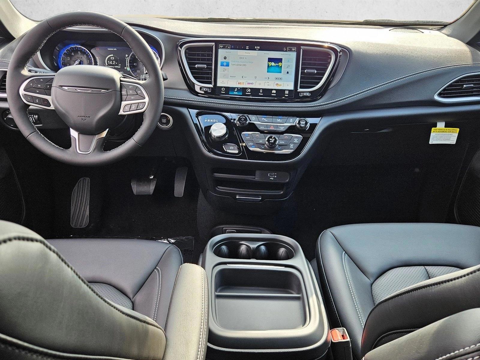 Thumbnail: 2027 Chrysler Pacifica - 3