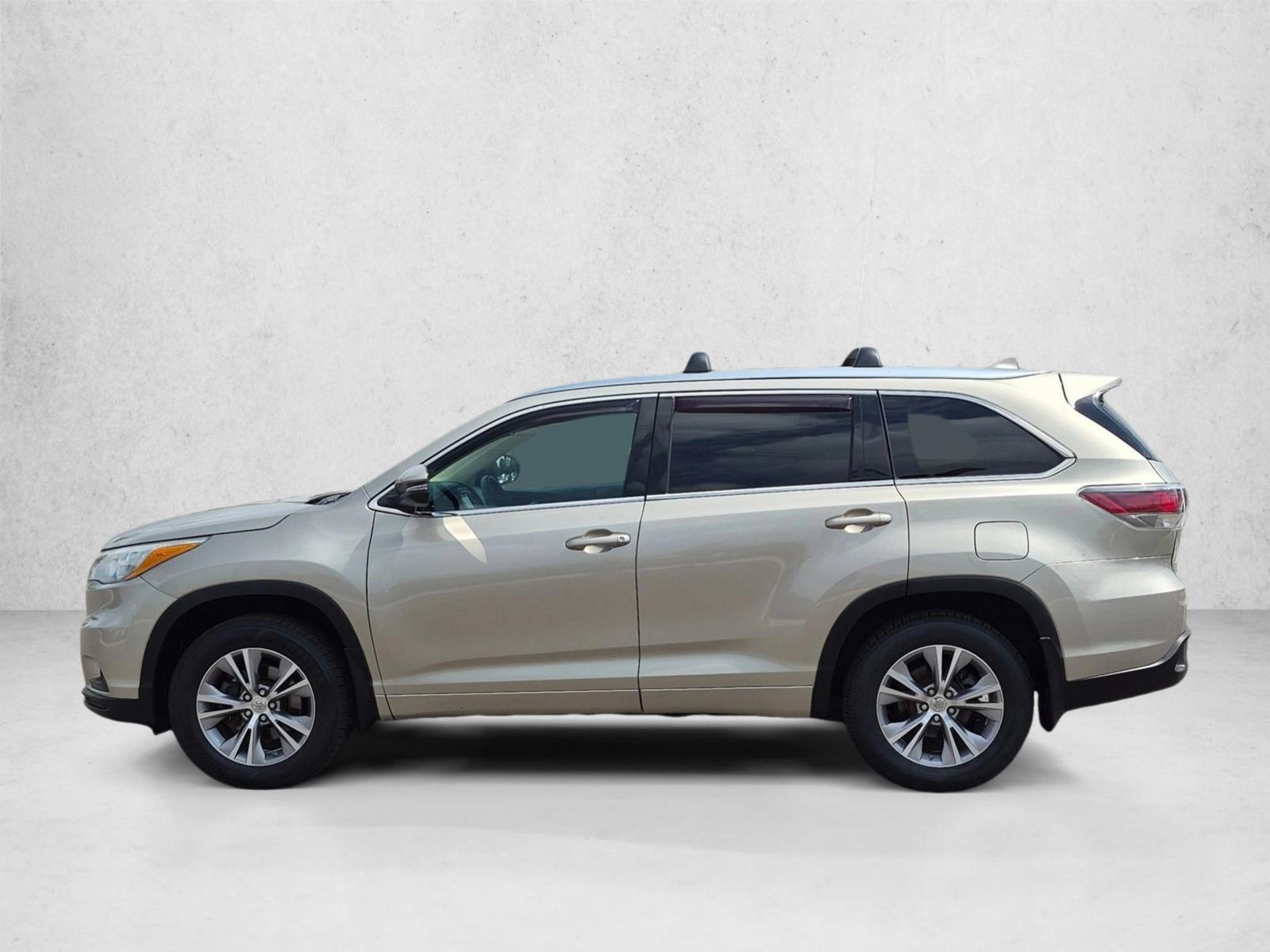 Thumbnail: 2015 Toyota Highlander - 2