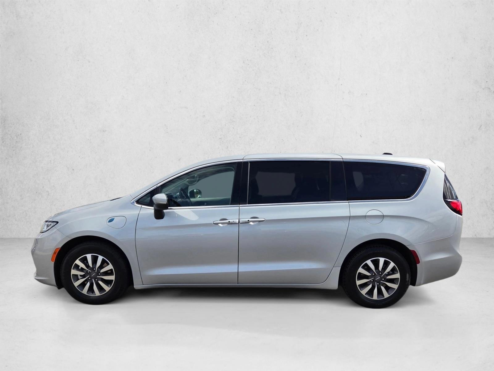 Thumbnail: 2023 Chrysler Pacifica - 2