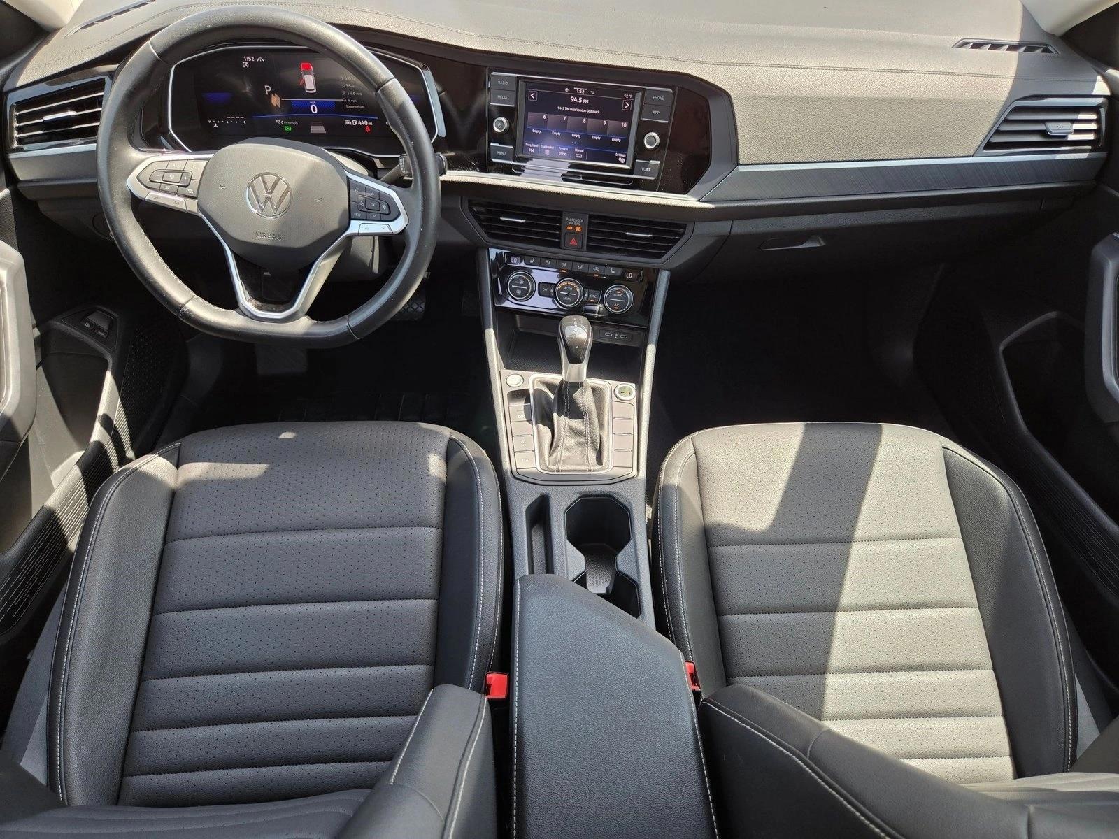 Thumbnail: 2024 Volkswagen Jetta - 4