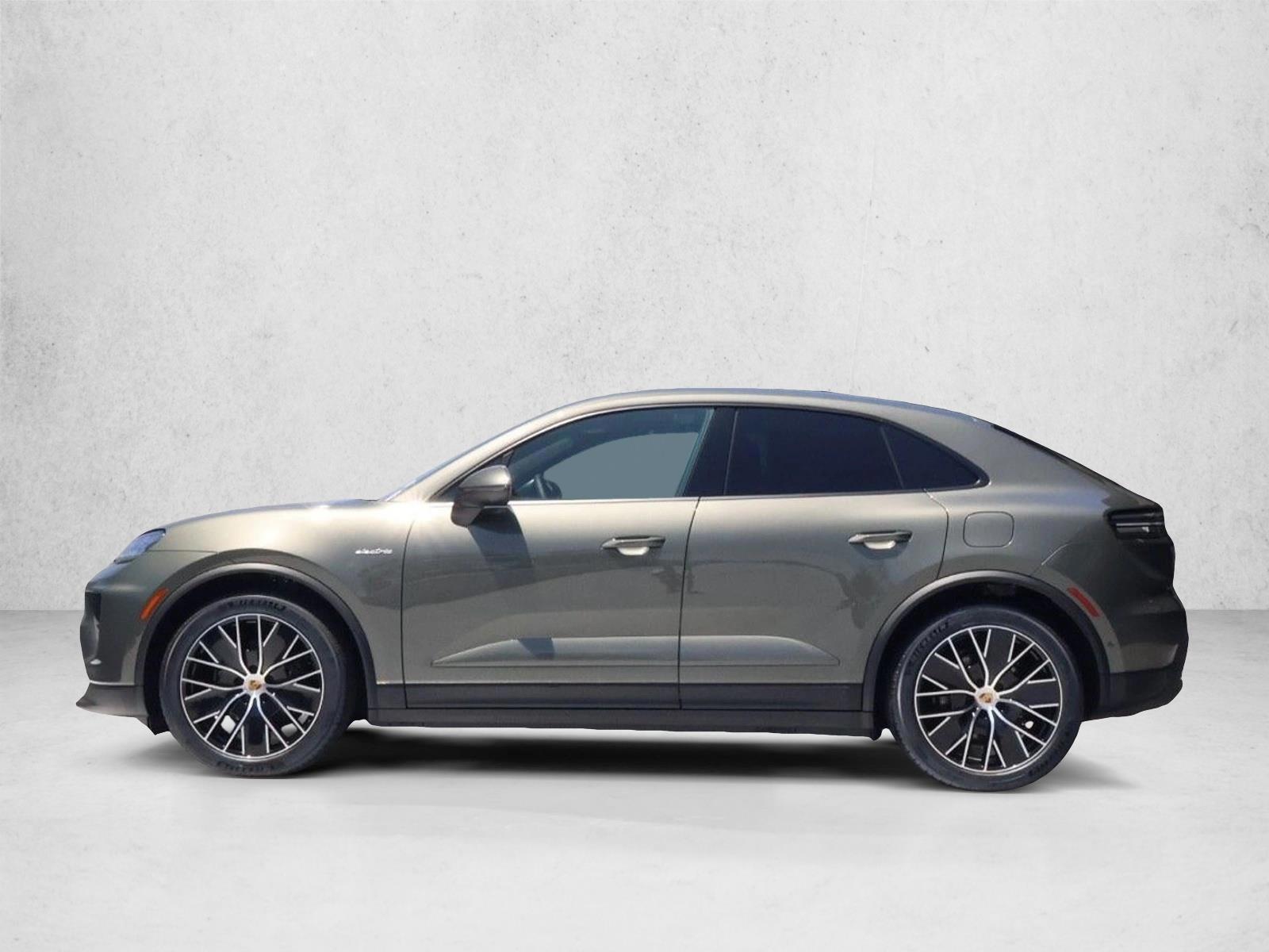 Thumbnail: 2026 Porsche Macan - 2