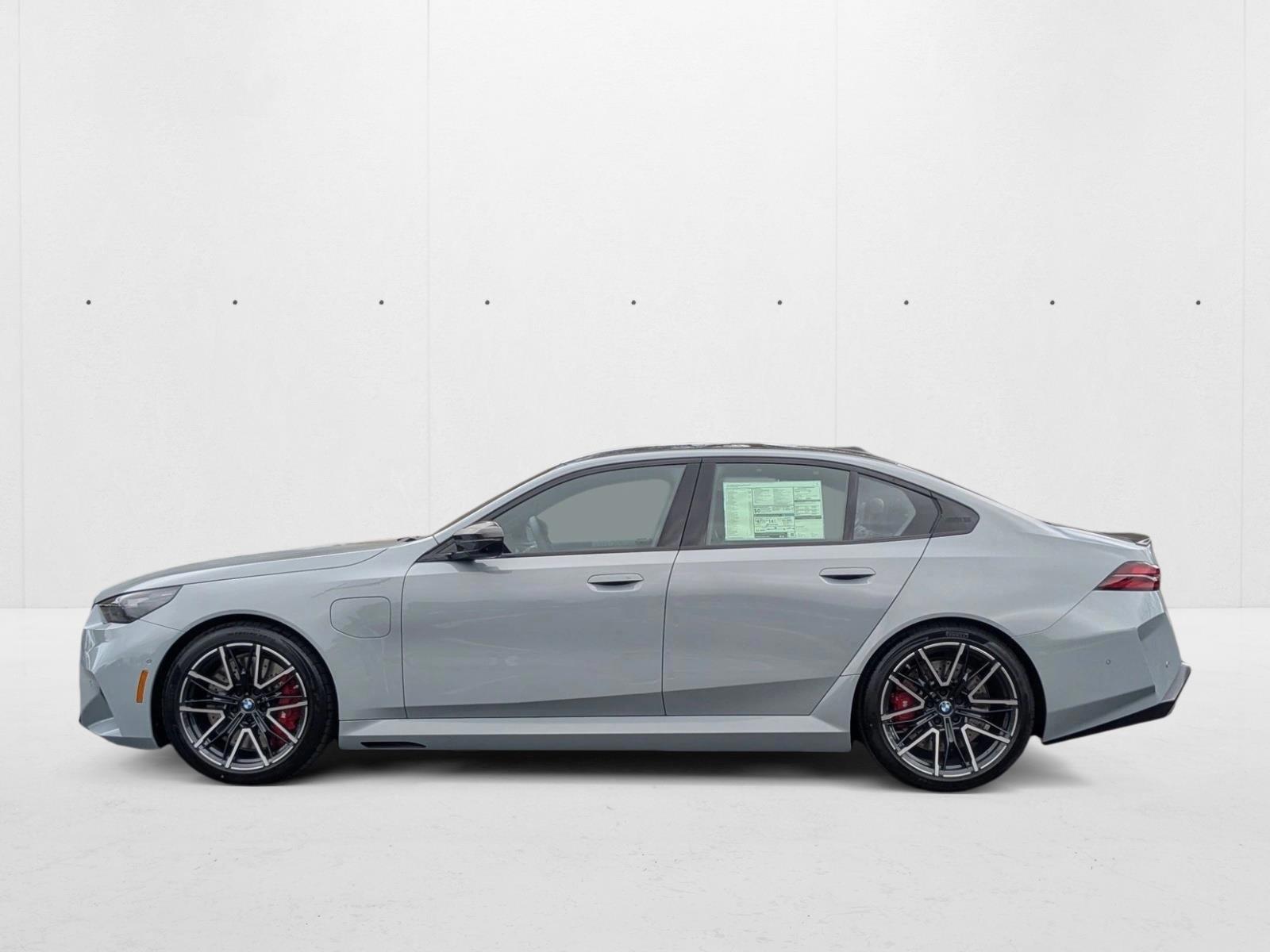 Thumbnail: 2026 BMW M5 - 2