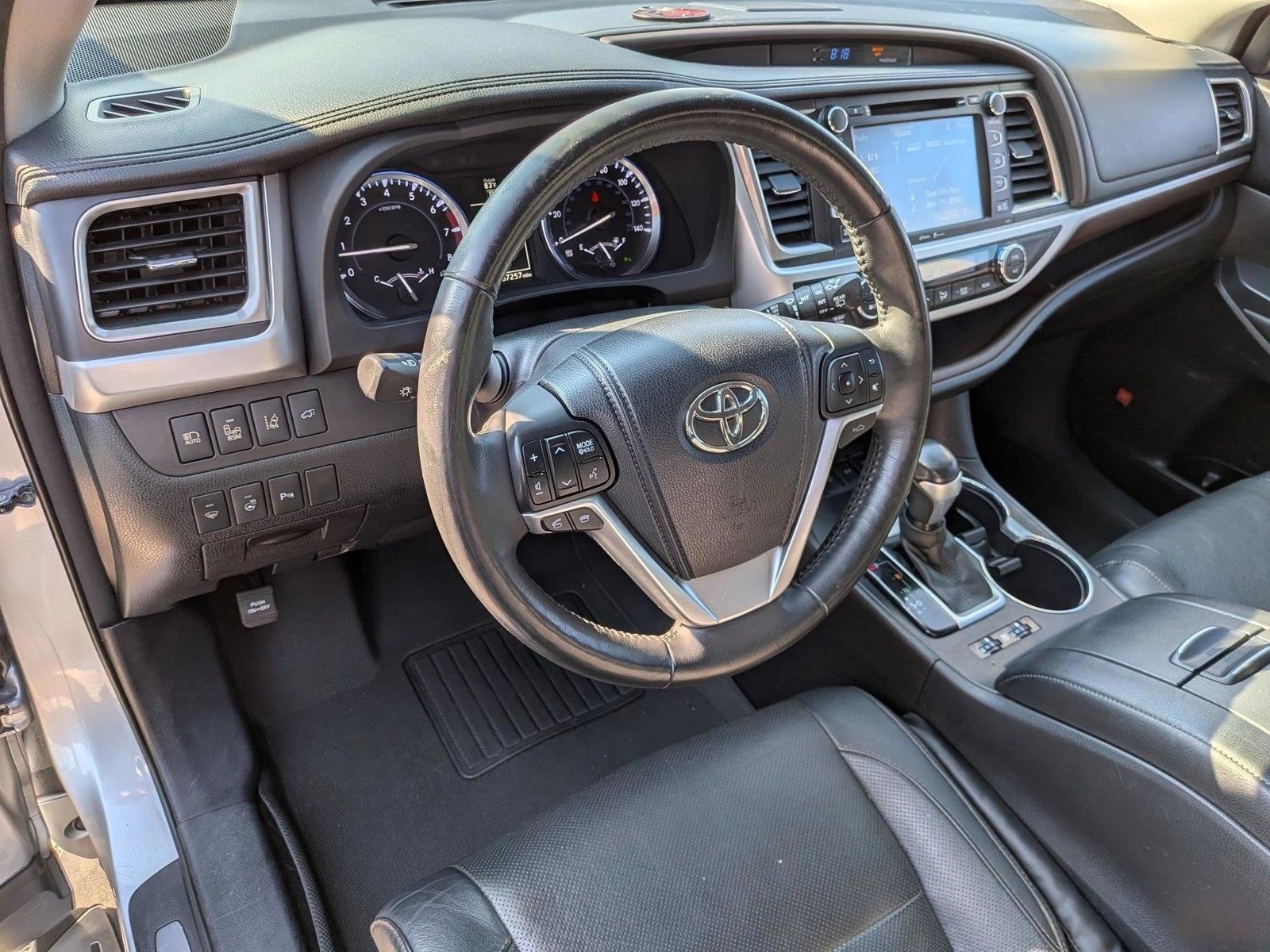 Thumbnail: 2015 Toyota Highlander - 3