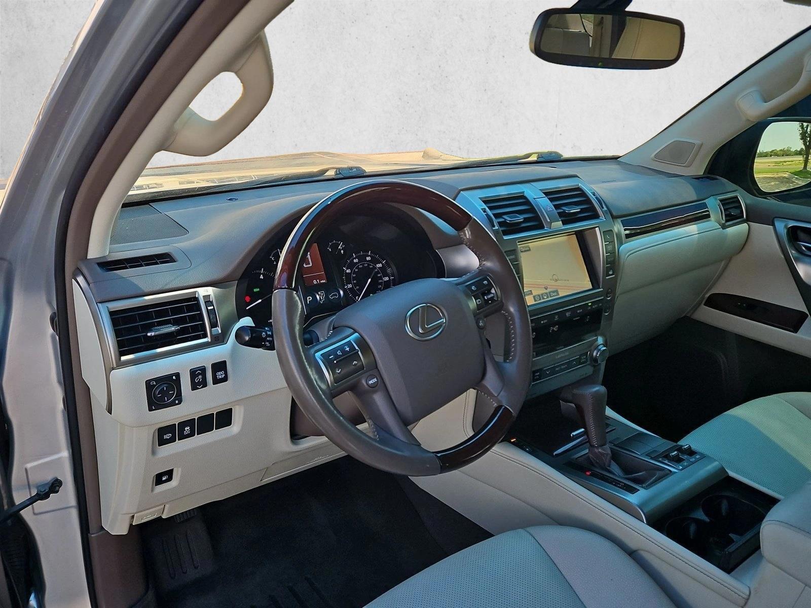 Thumbnail: 2019 Lexus GX - 3