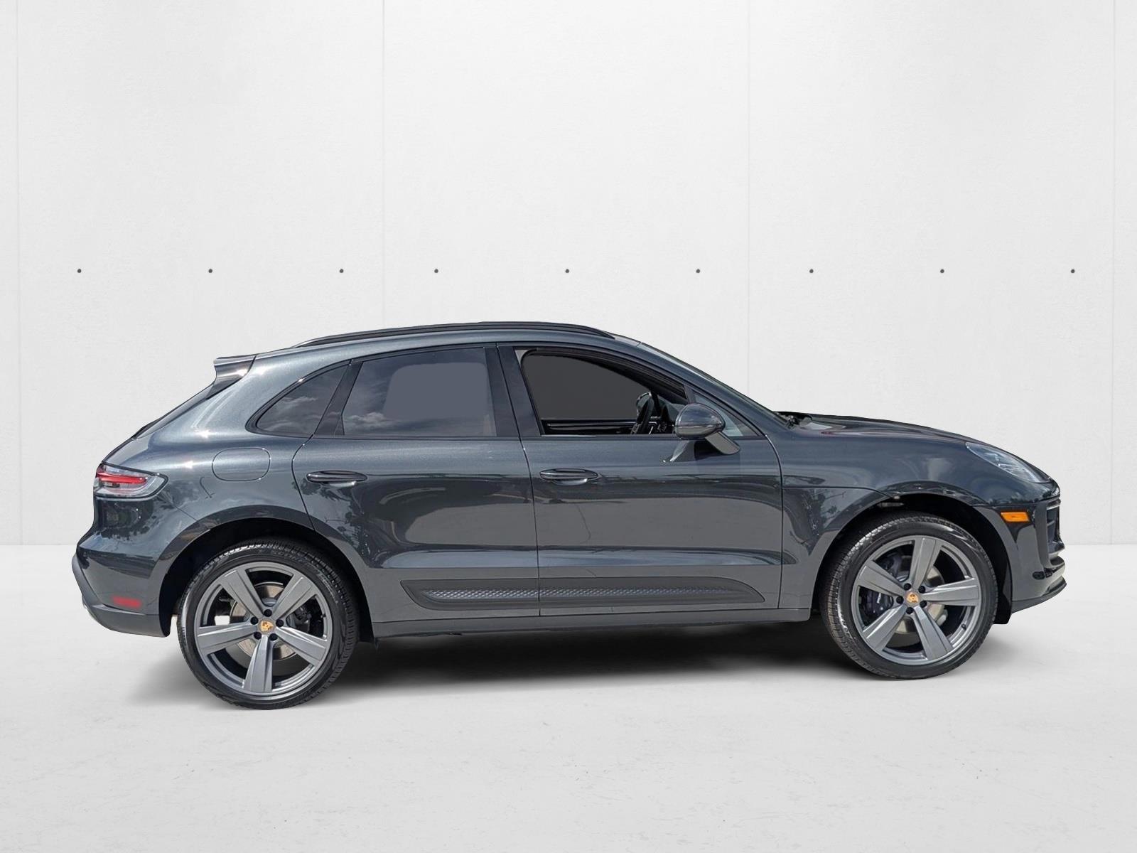 2026 Porsche Macan Base - Photo 8