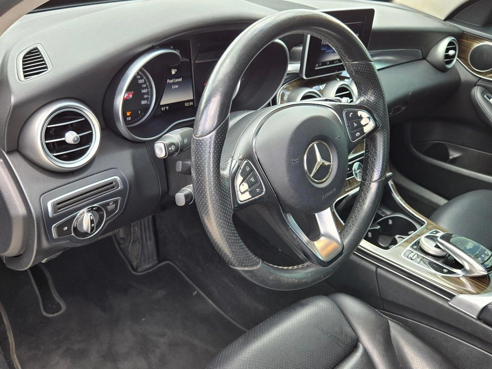 Thumbnail: 2015 Mercedes-Benz C-Class - 3