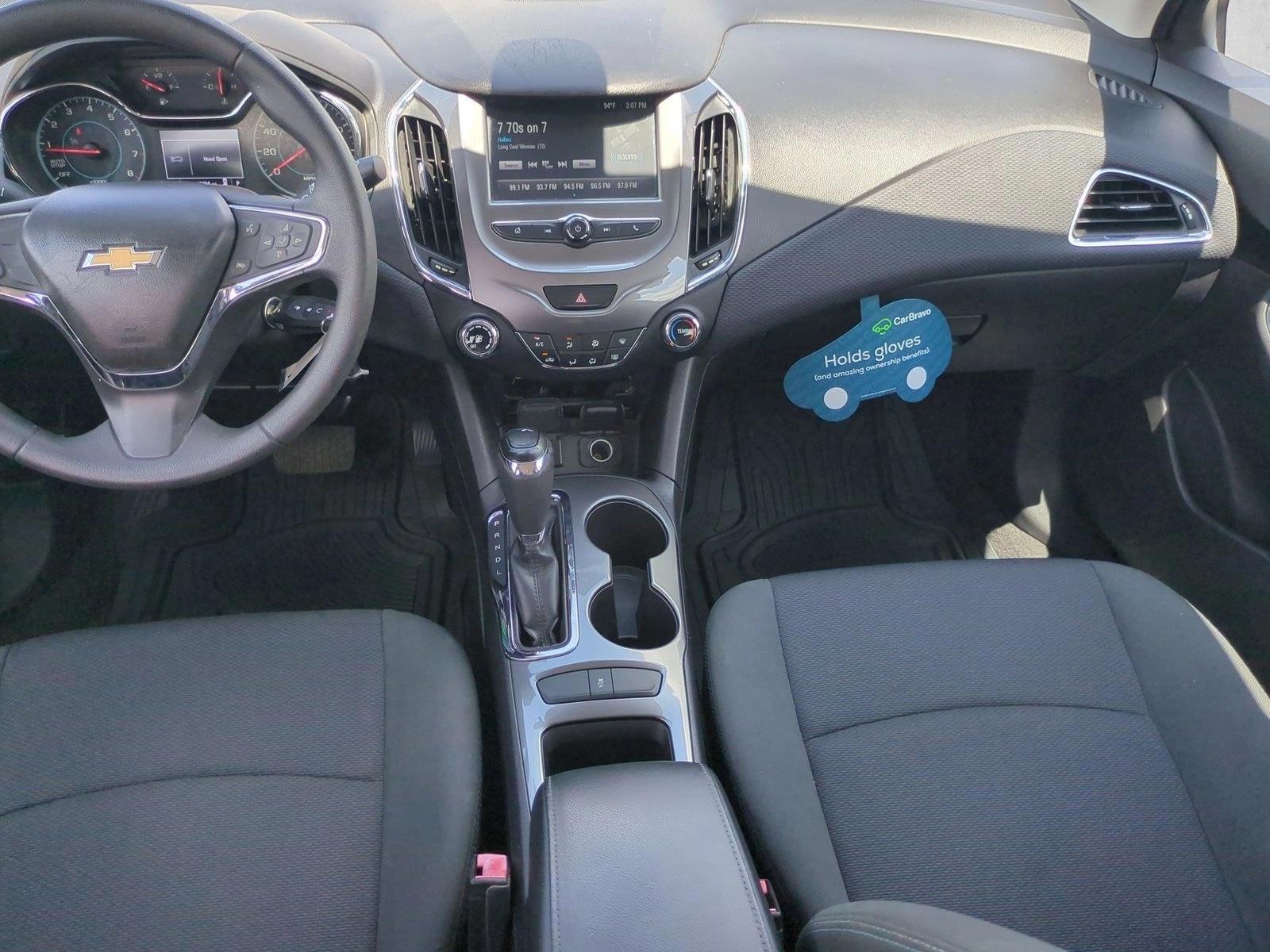 Thumbnail: 2018 Chevrolet Cruze - 3