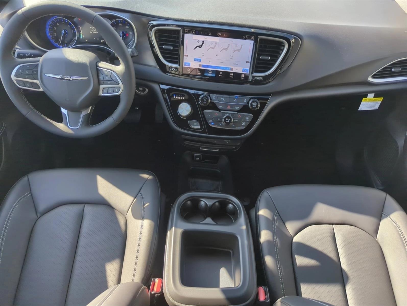 Thumbnail: 2026 Chrysler Voyager - 3