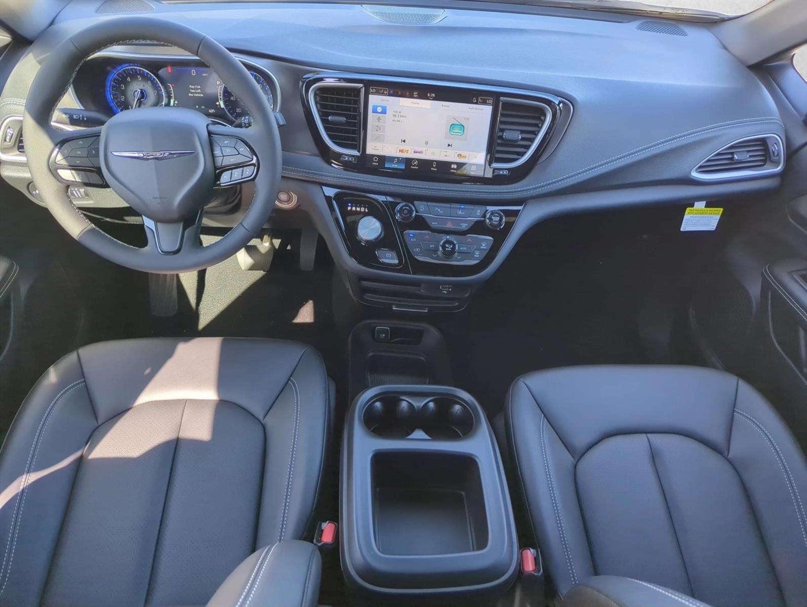 Thumbnail: 2026 Chrysler Pacifica - 3