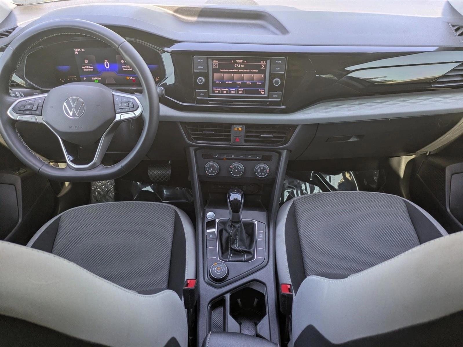 Thumbnail: 2022 Volkswagen Taos - 4