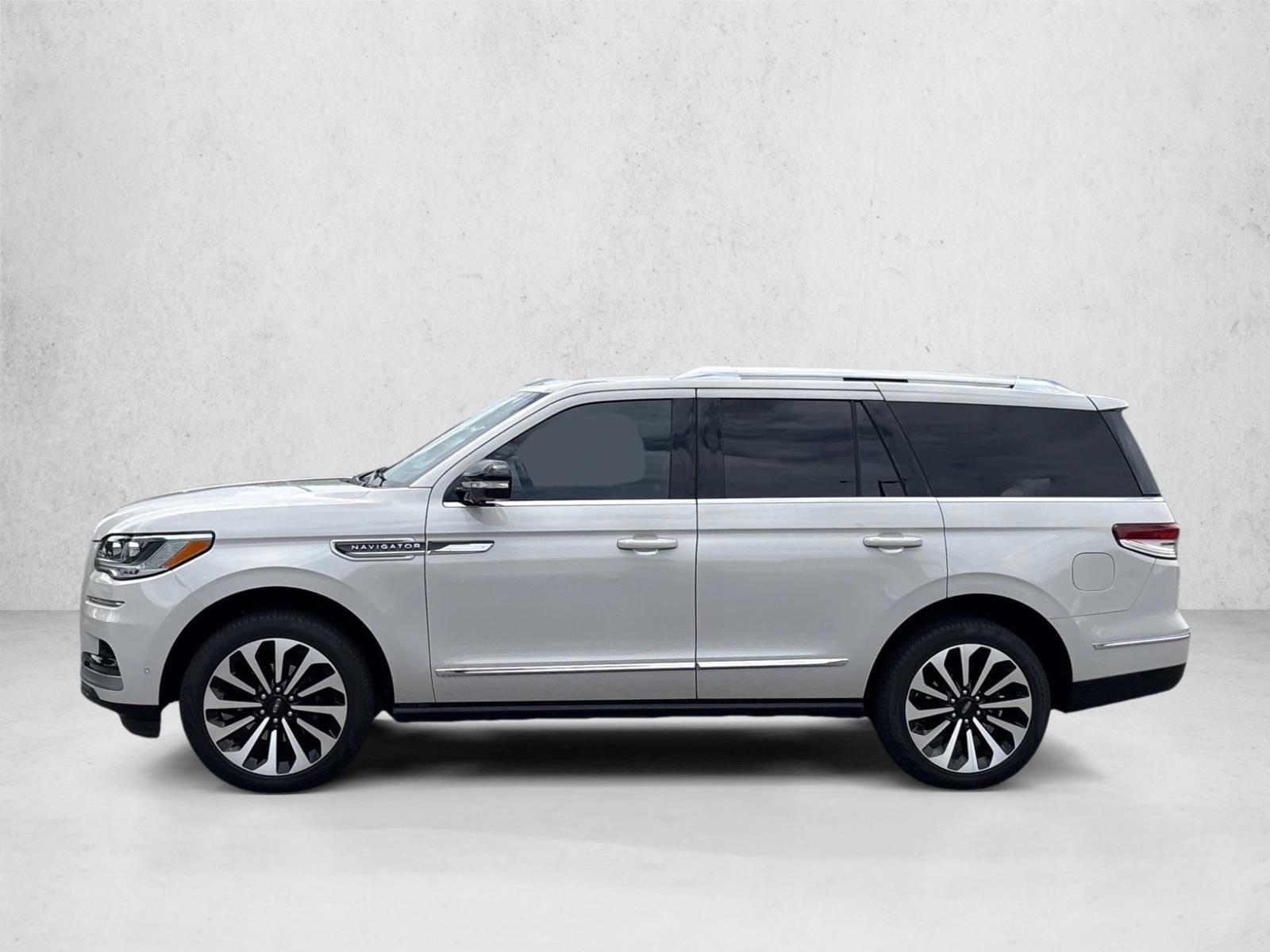 Thumbnail: 2024 Lincoln Navigator - 2
