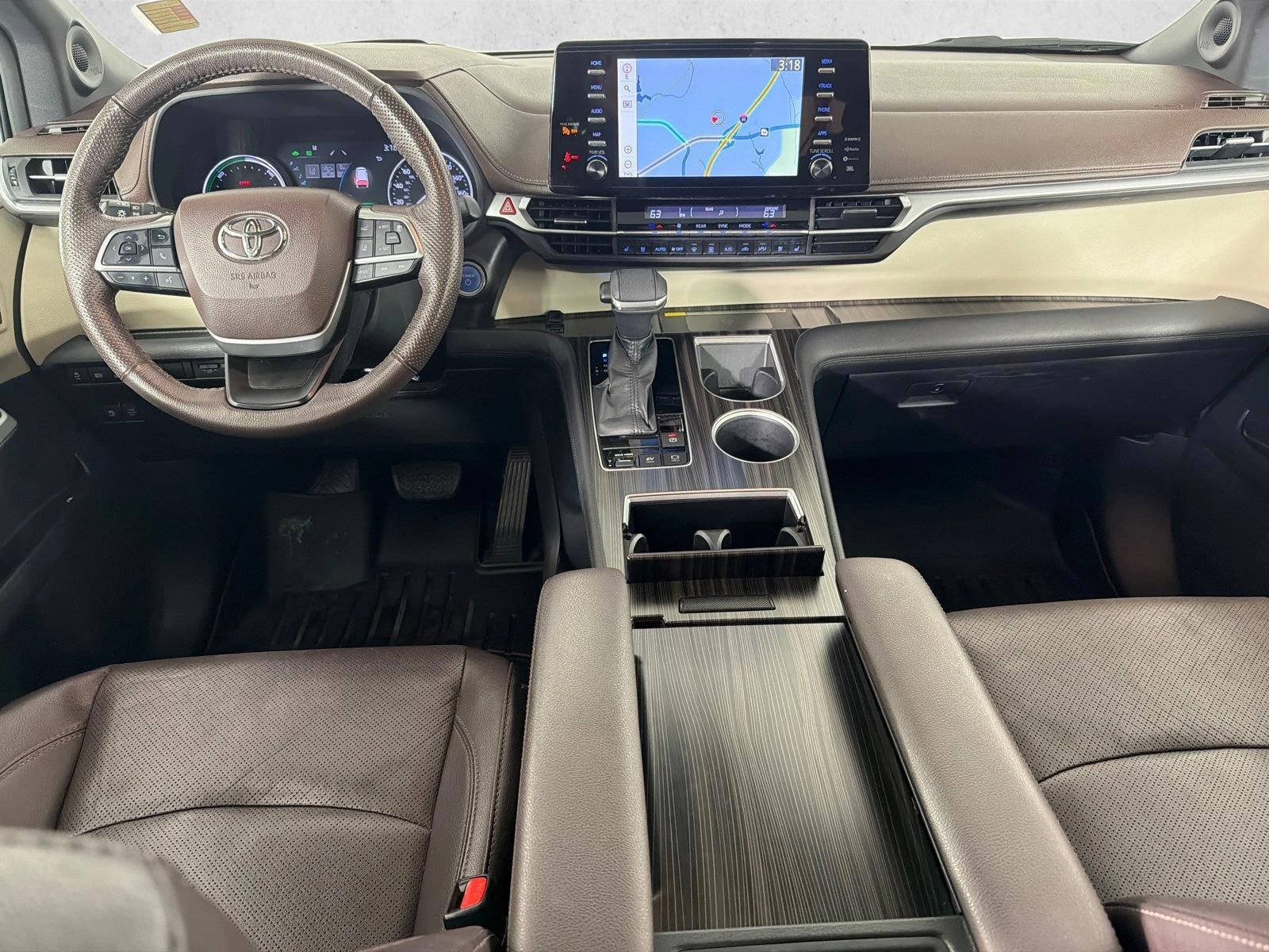 Thumbnail: 2022 Toyota Sienna - 3