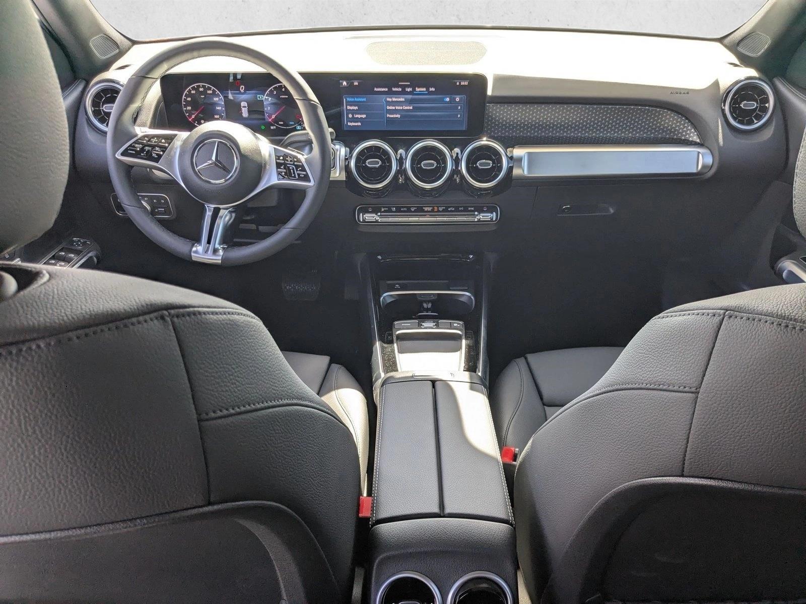Thumbnail: 2026 Mercedes-Benz GLB - 4