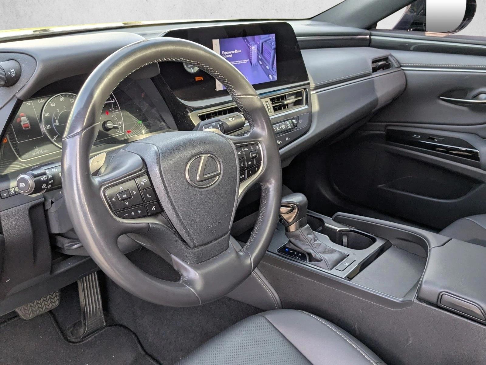 Thumbnail: 2024 Lexus ES - 3